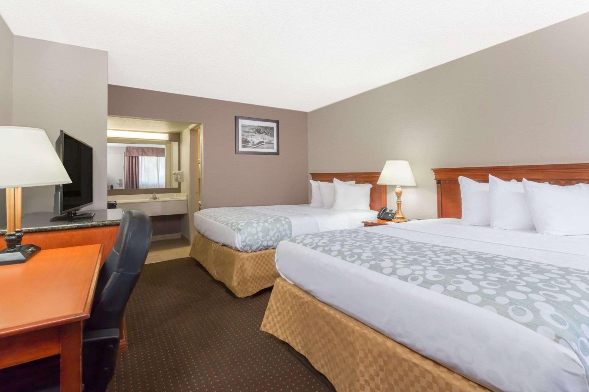 Queen Room with Two Queen Beds - Pet Friendly/Non-Smoking