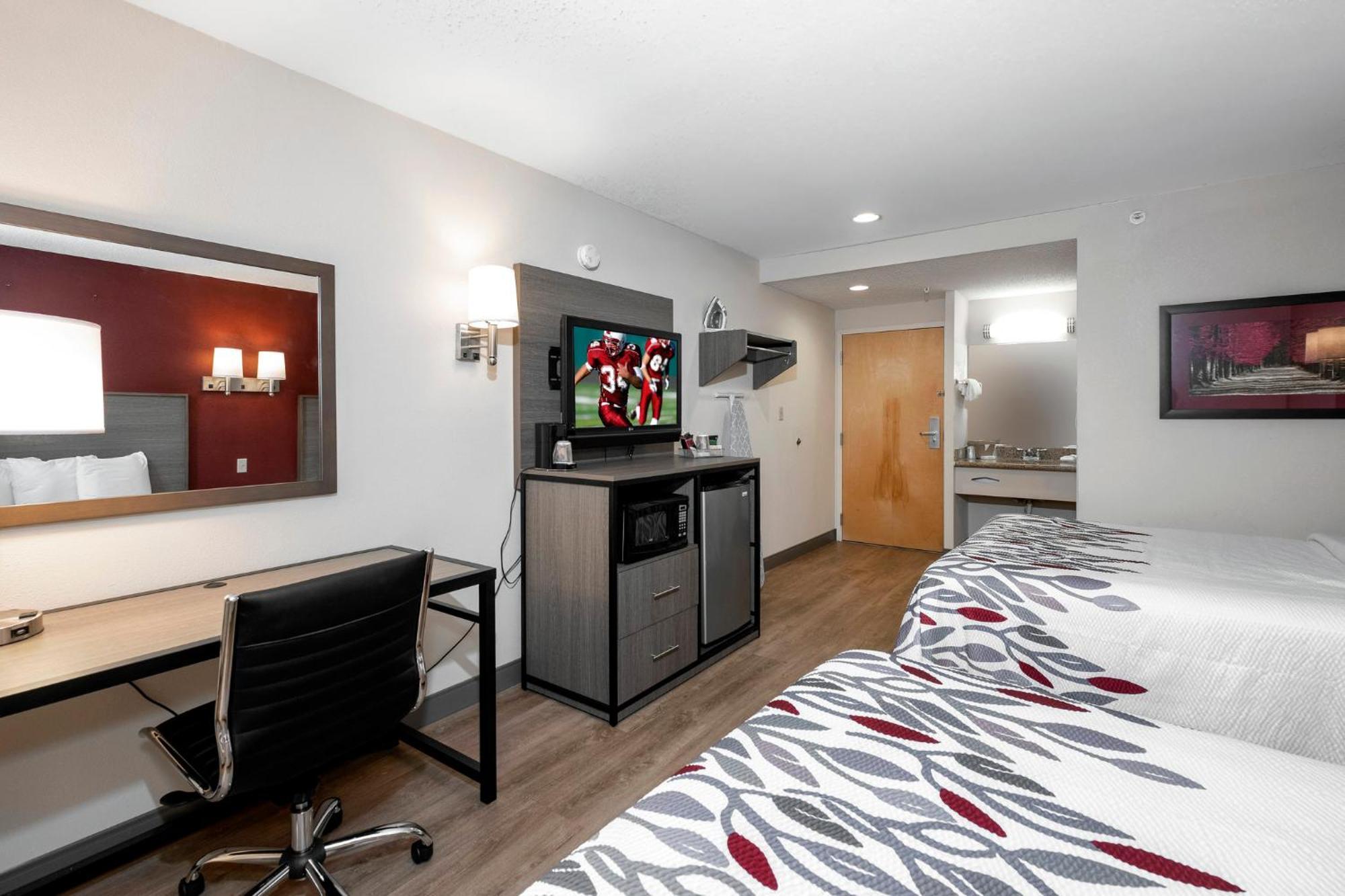 Deluxe Room with Two Queen Beds Smoke Free,1276472926:JPEG