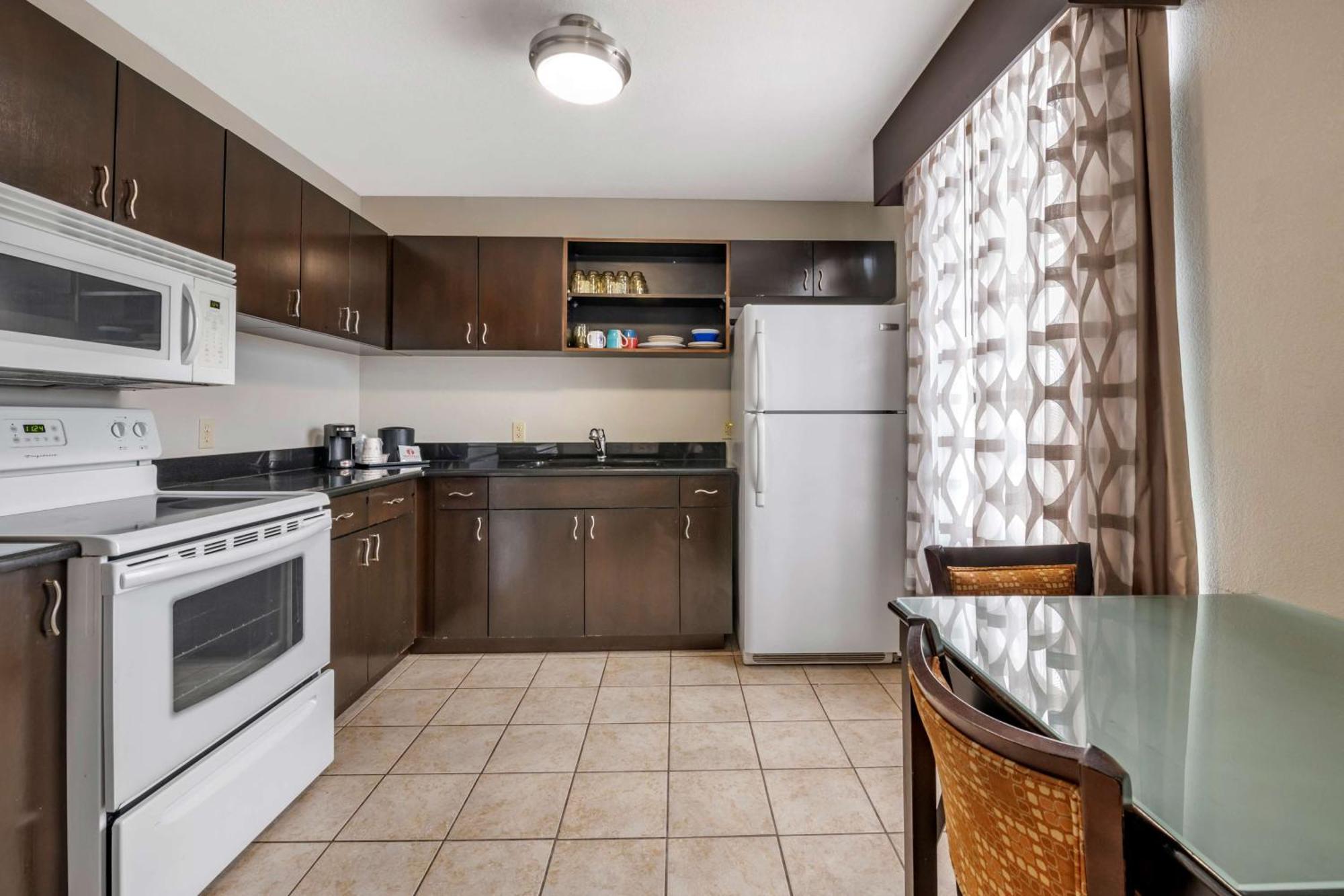 King Suite with Kitchenette - Non-Smoking