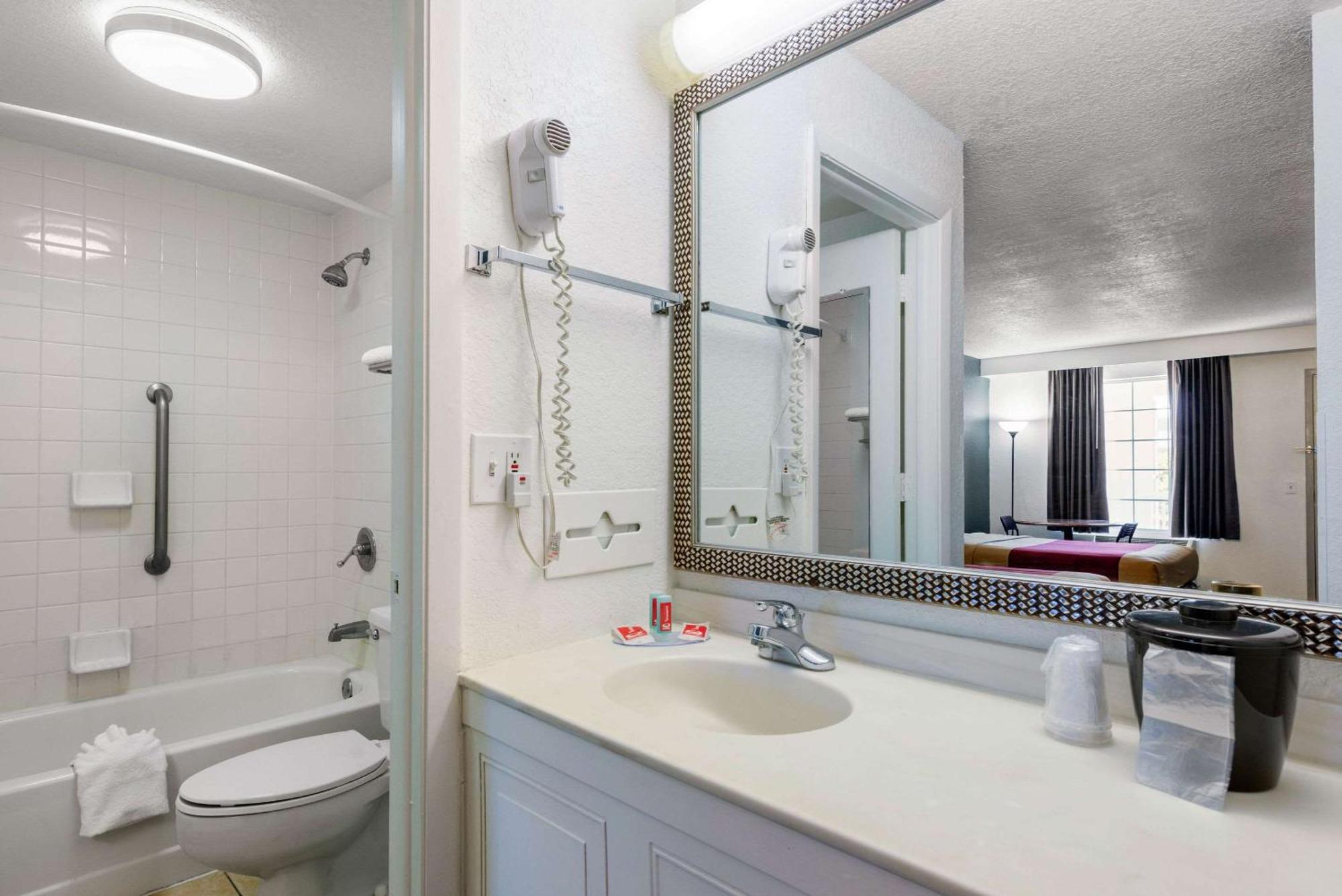 Standard Room with Two Double Beds