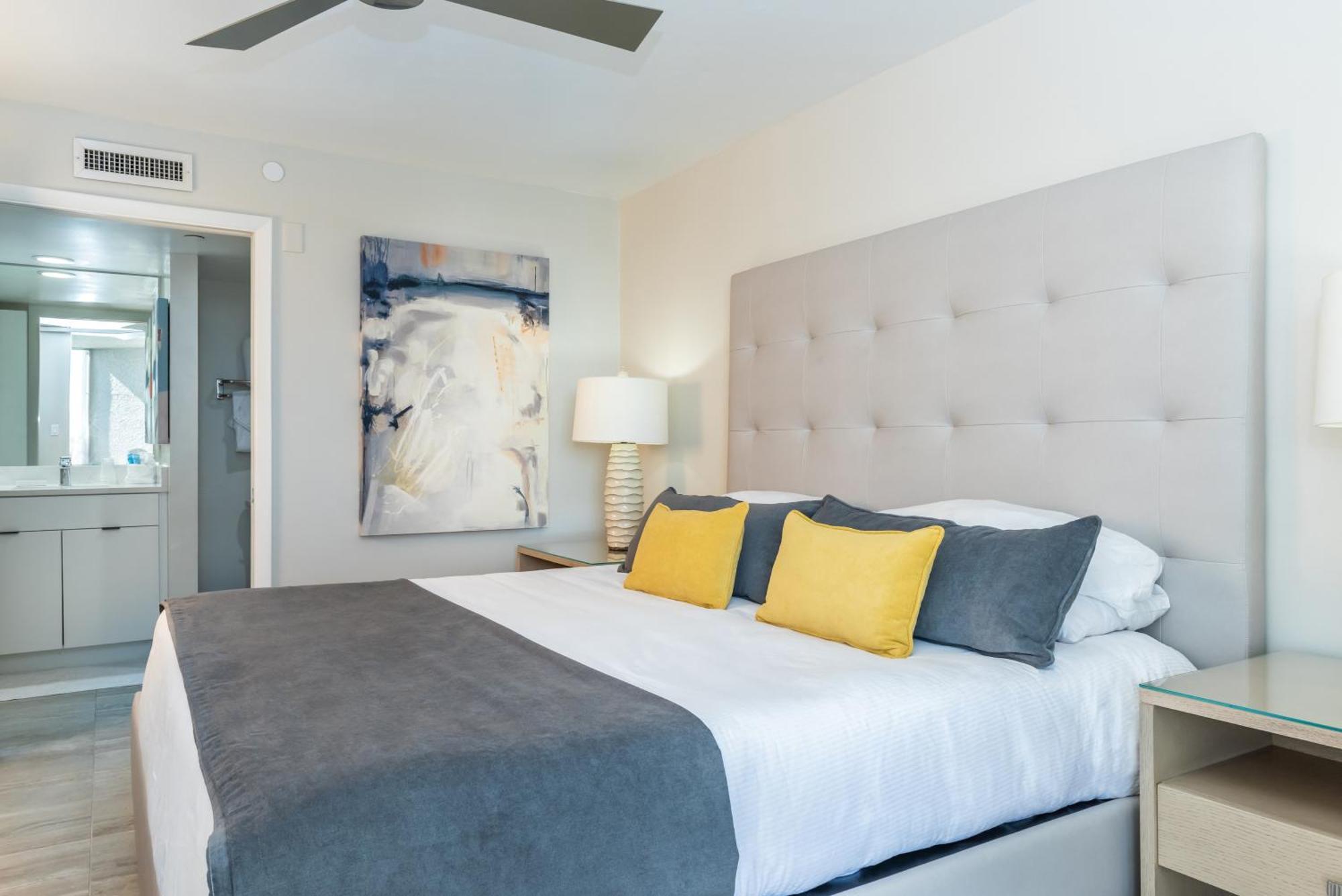 Beachfront View One Bedroom Deluxe Suite