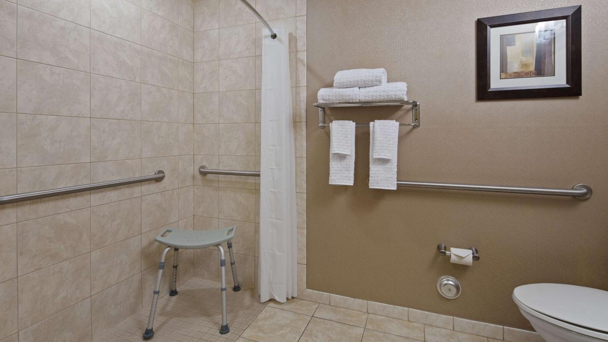 Queen Room with Two Queen Beds - Disability Access - Non Smoking