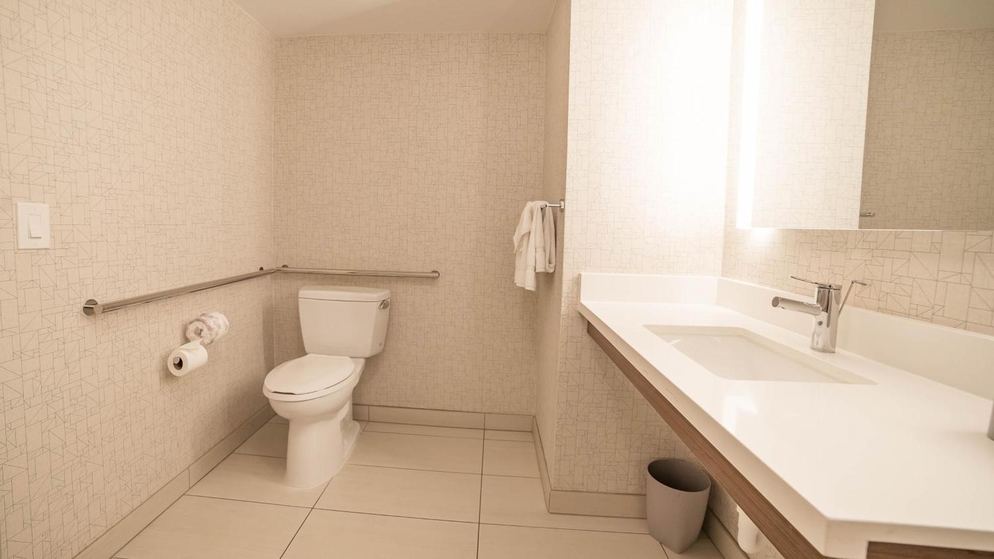 Queen Room with Two Queen Beds - Disability Access