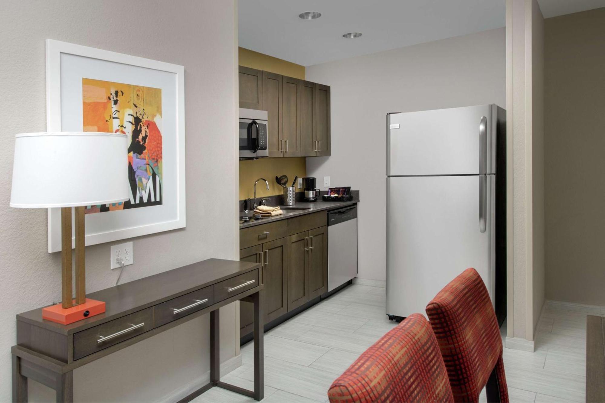 King Studio with Roll-In Shower - Mobility and Hearing Access/Non-Smoking