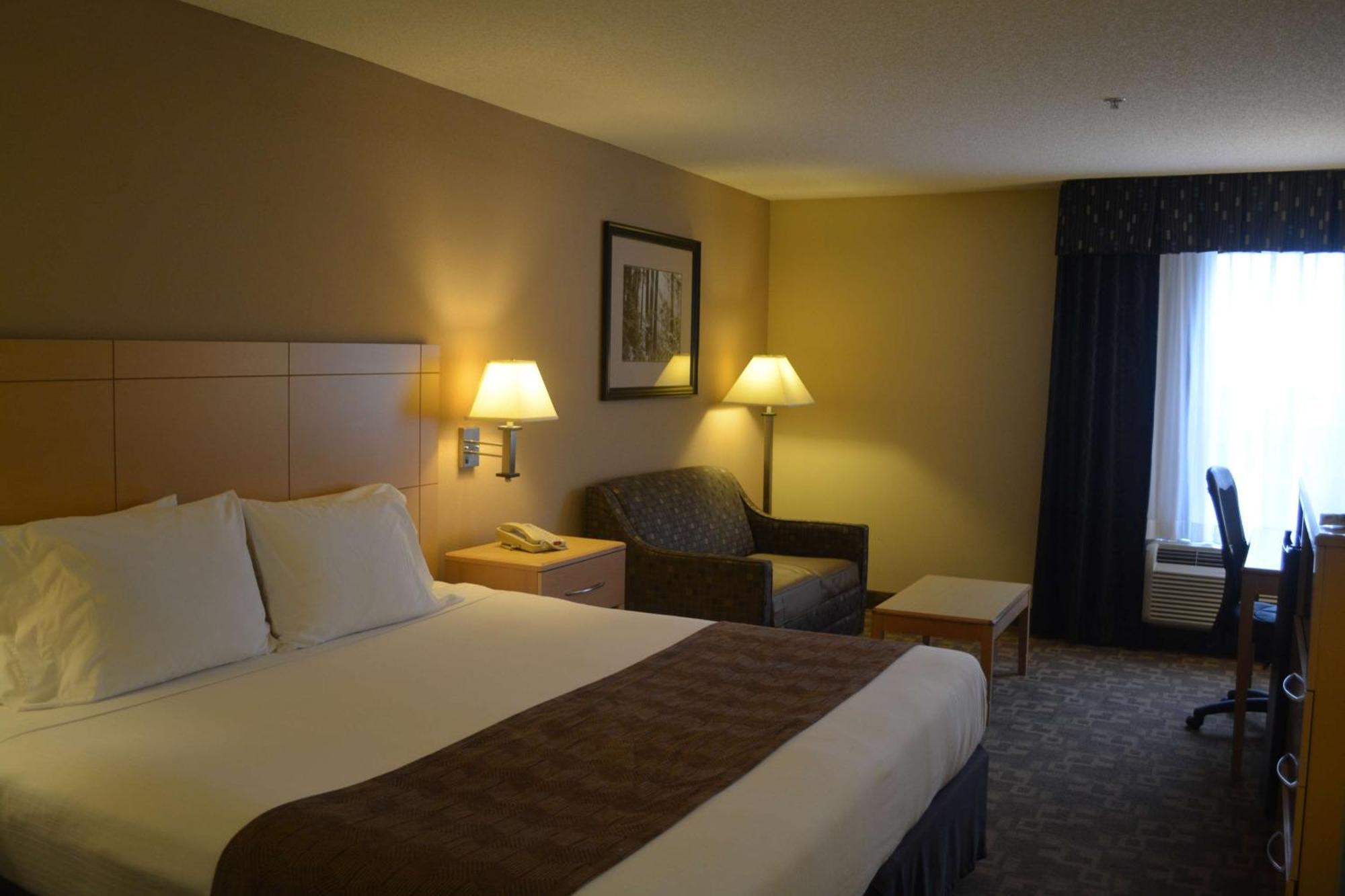 King Suite with Sofa Bed and Spa Bath
