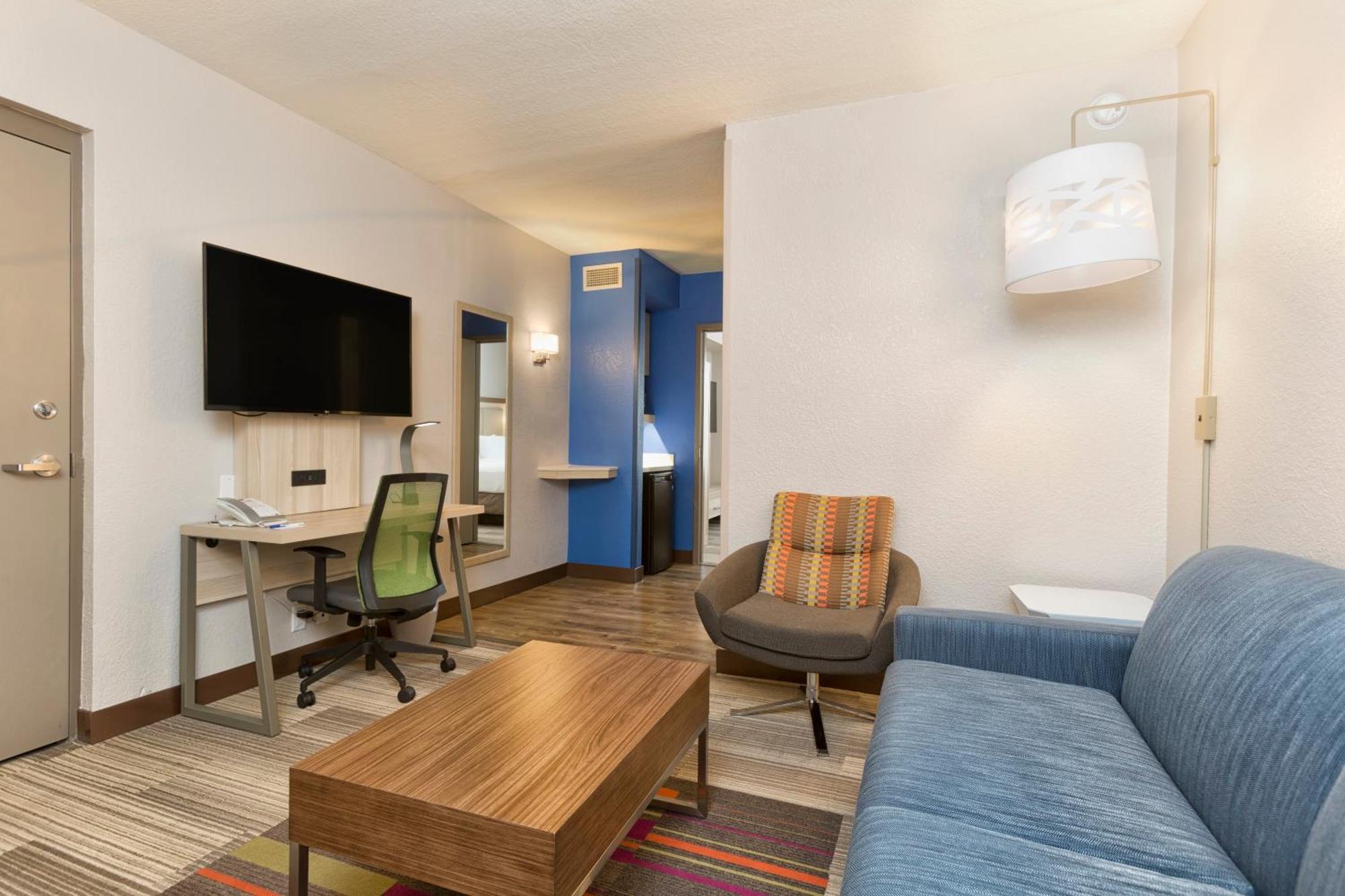 One-Bedroom Suite with Two Double Beds