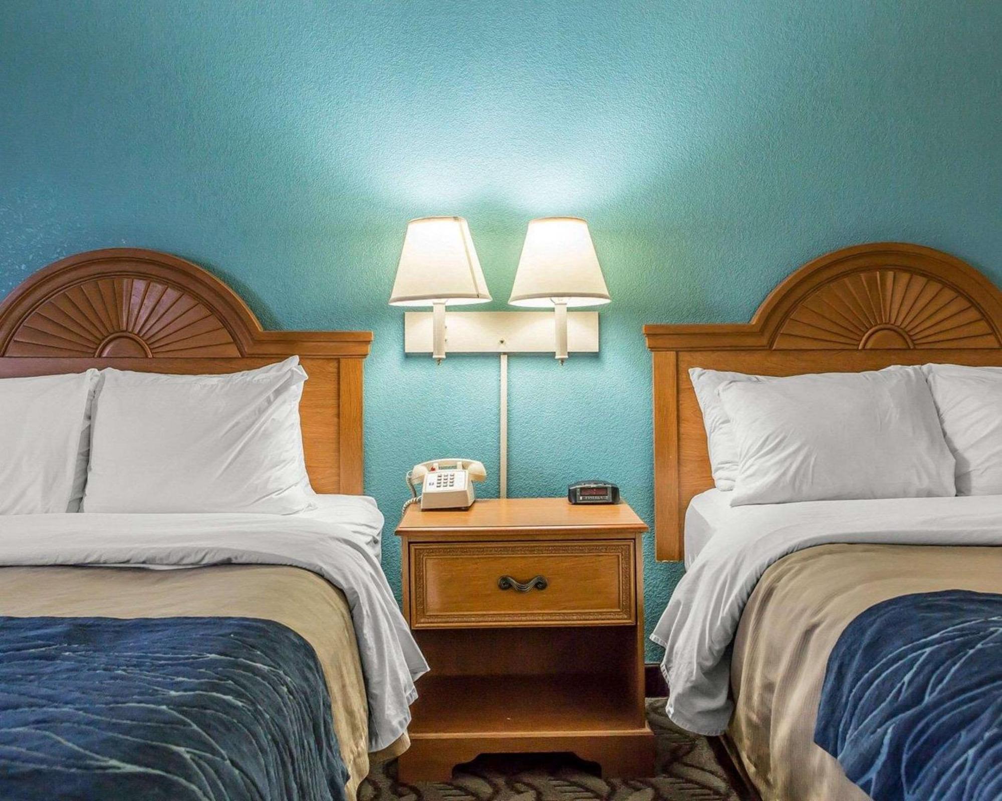 Double Room with Two Double Beds - Non-Smoking