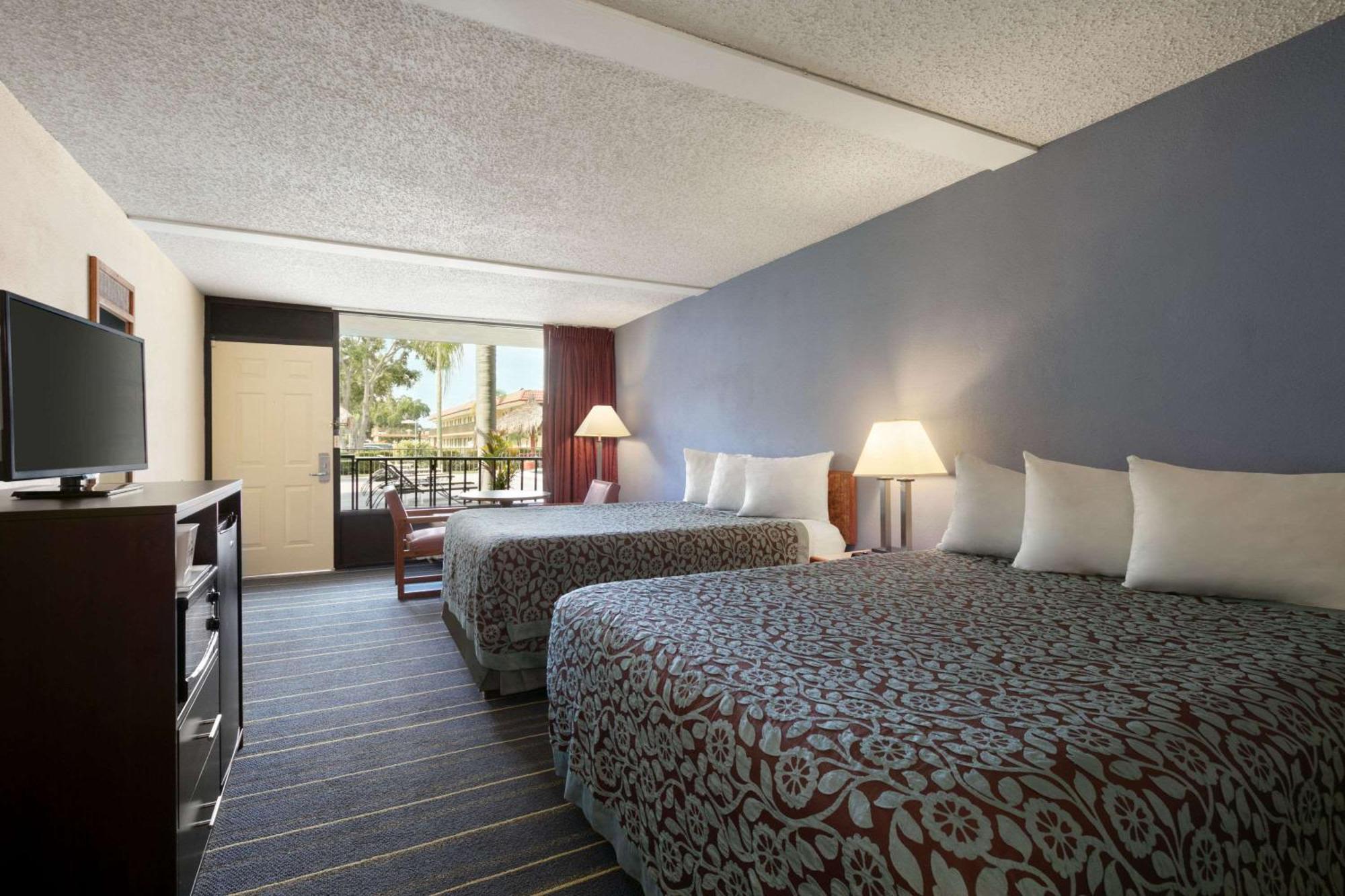 Pool Side Queen Room with Two Queen Beds - Non-Smoking