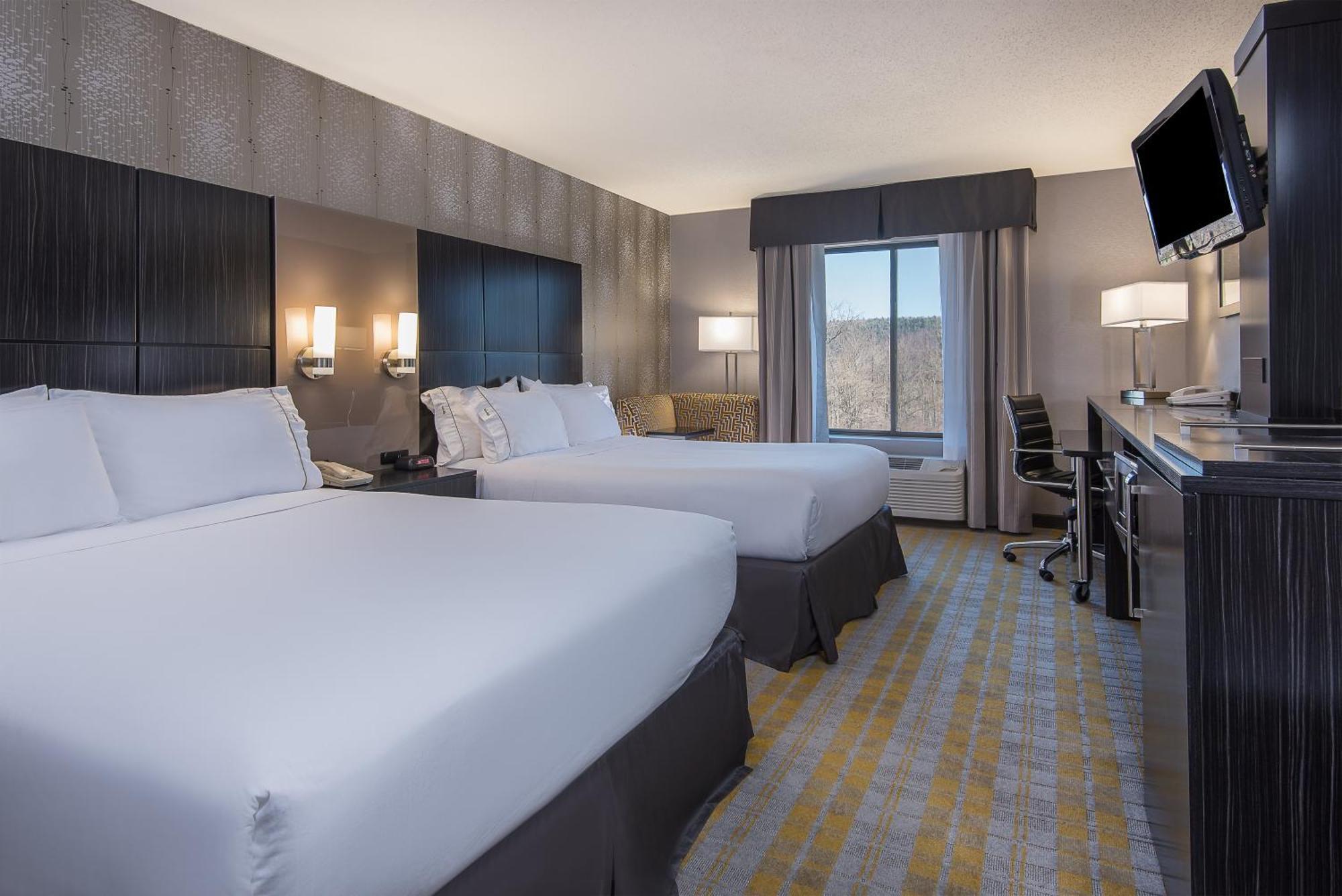 Standard Room with Two Queen Beds