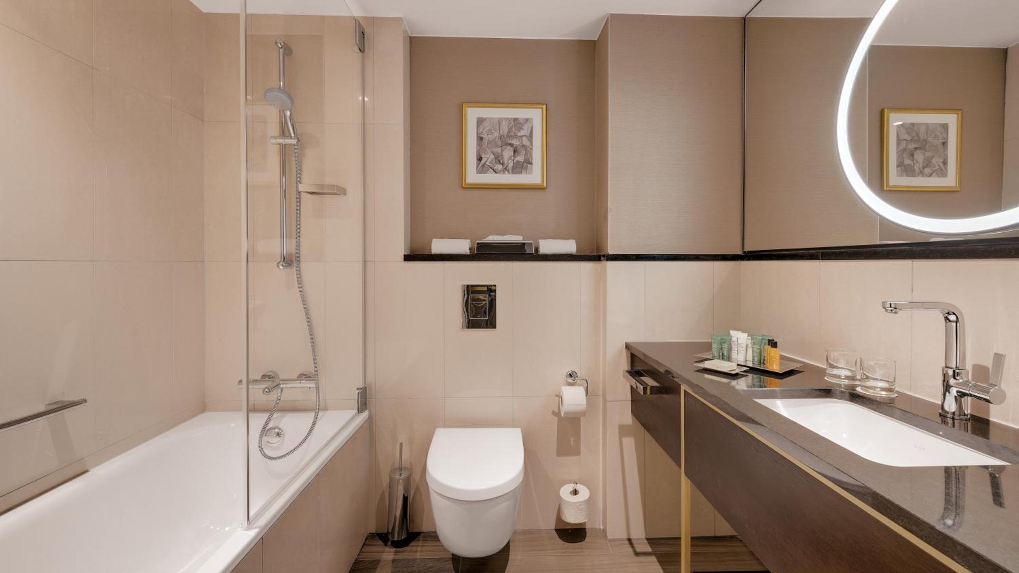 King Guest Room,1548843451:JPEG