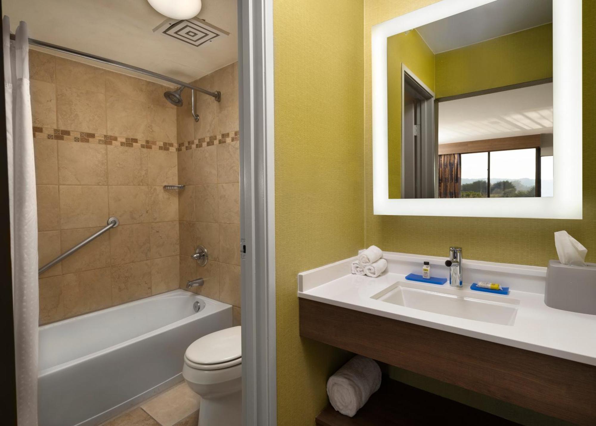 Standard Double Room with Two Double Beds,1435262845:JPEG