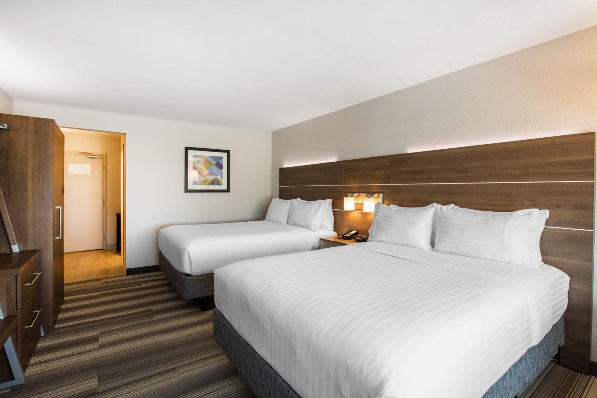 Standard Room with Two Queen Beds