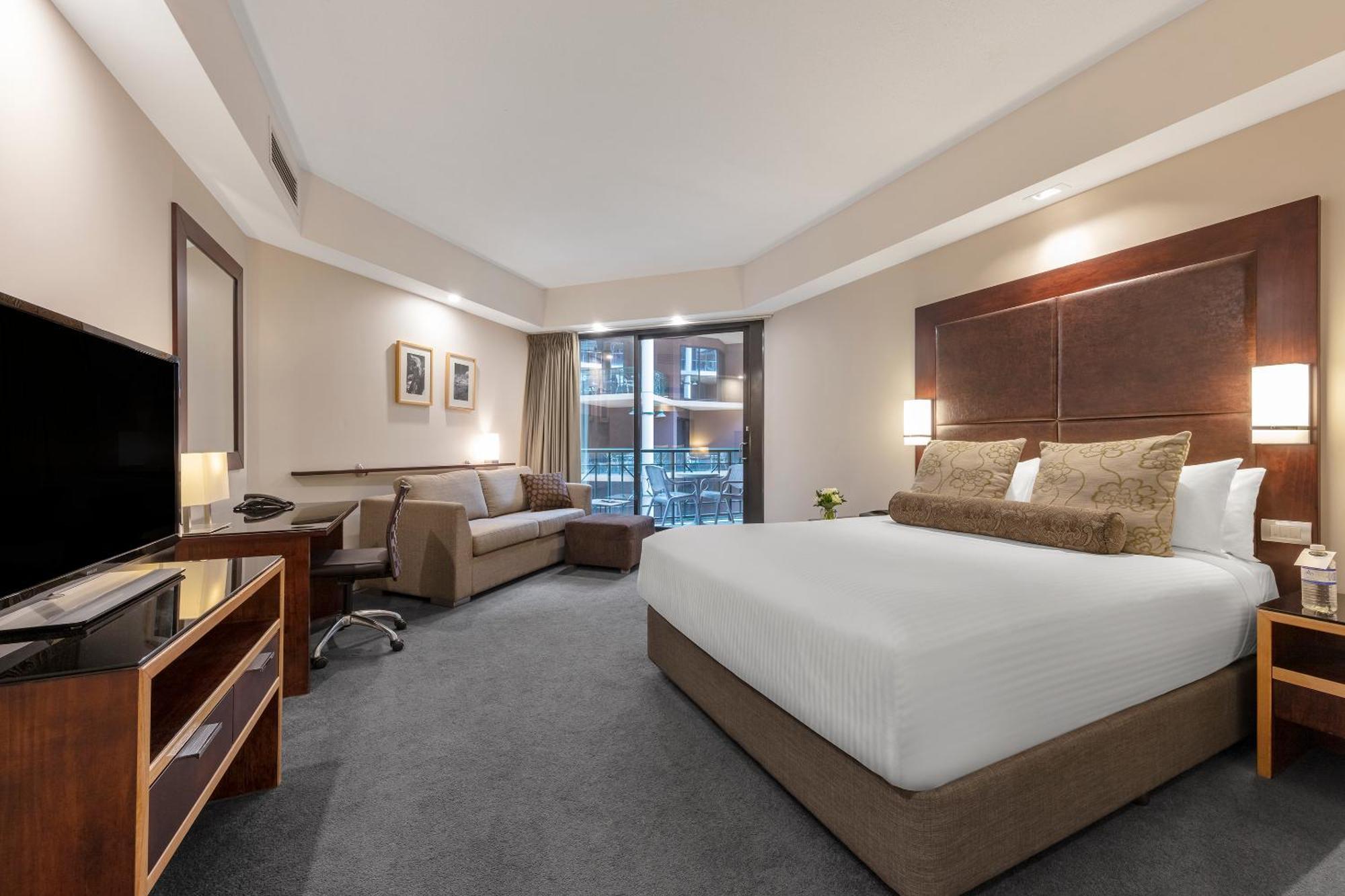 Courtyard King Room