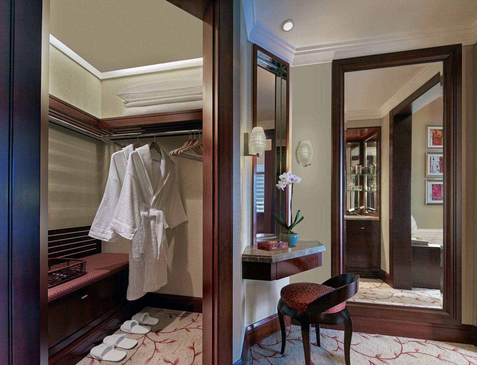 Horizon Twin Room - with Executive lounge access