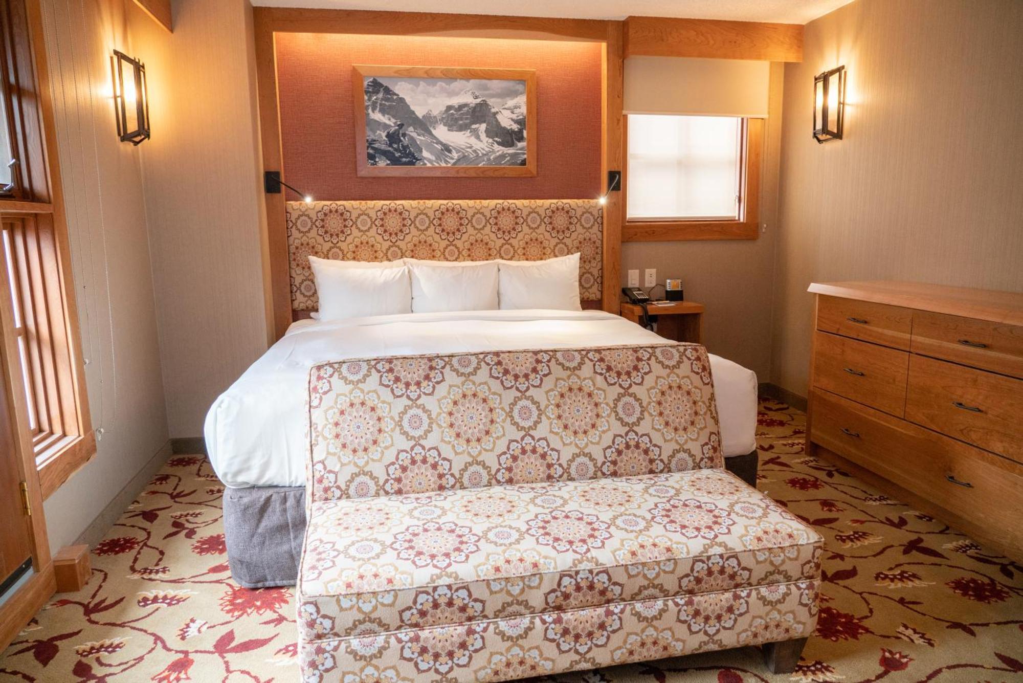 King Suite - Mountain View