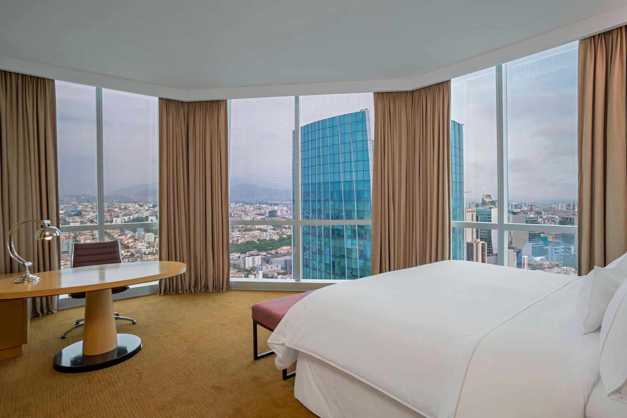 Westin Executive, Club Lounge Access, Deluxe Guest Room, 1 King, High Floor,1366734740:JPEG