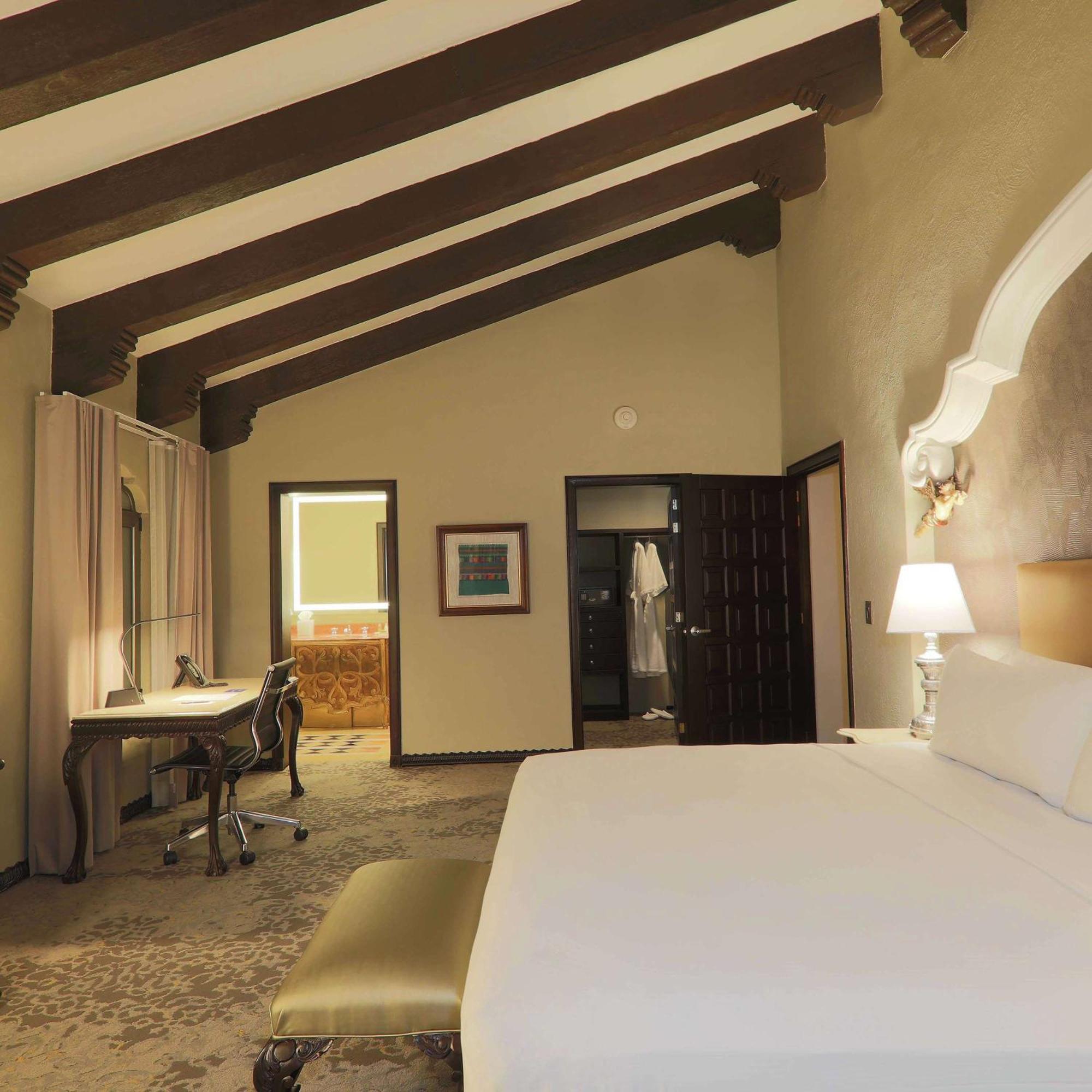 One-Bedroom King Suite
