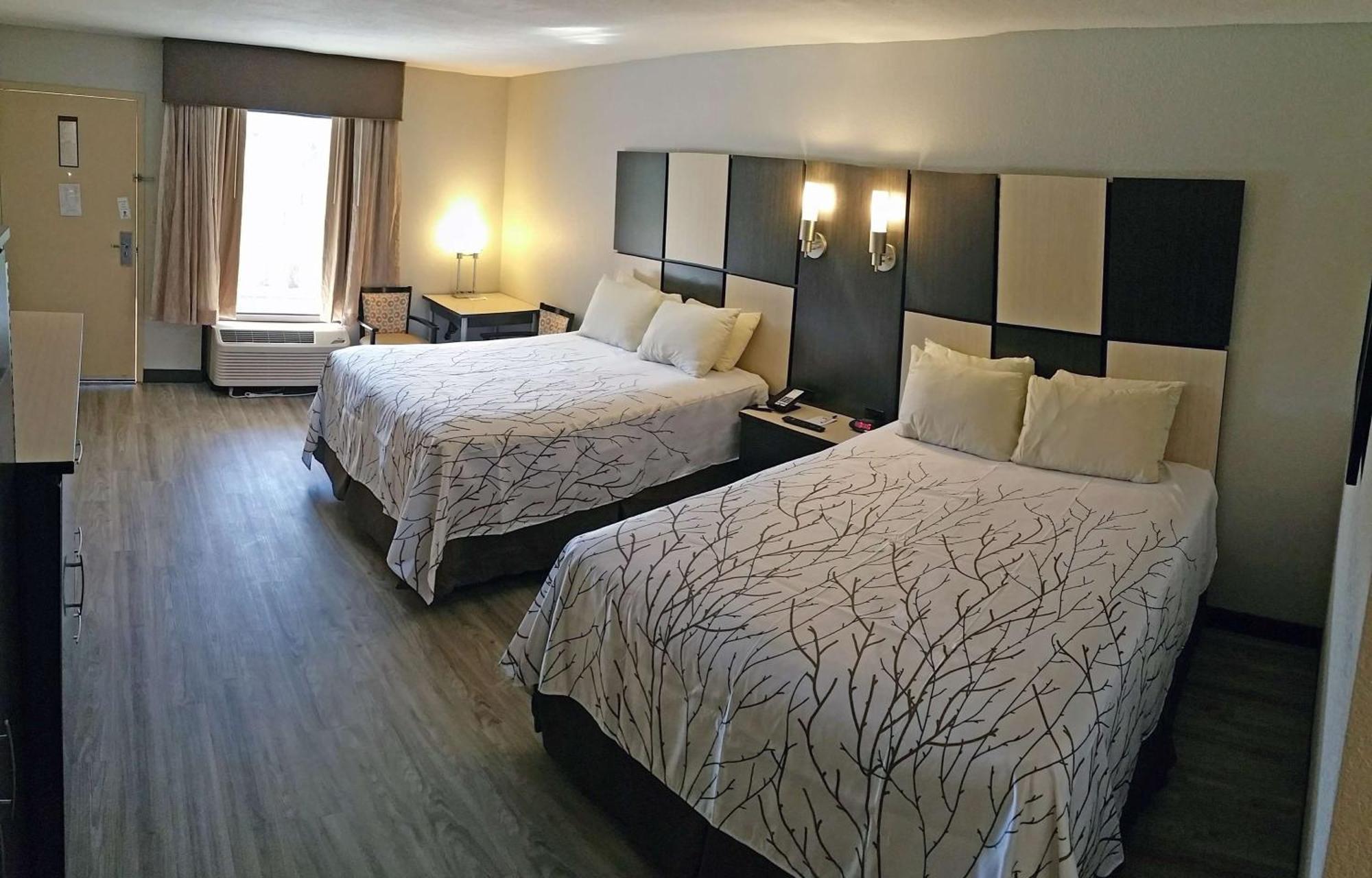 Queen Room with Two Queen Beds - Non-Smoking,1278262699:JPEG