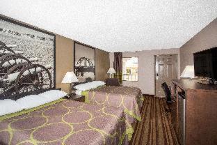 Queen Room with Two Queen Beds - Non-Smoking