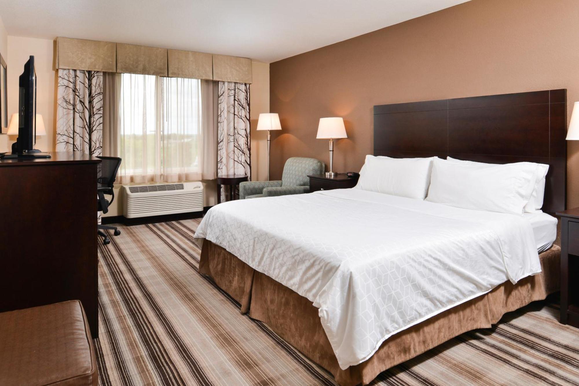 Standard King Room - Communications Accessible