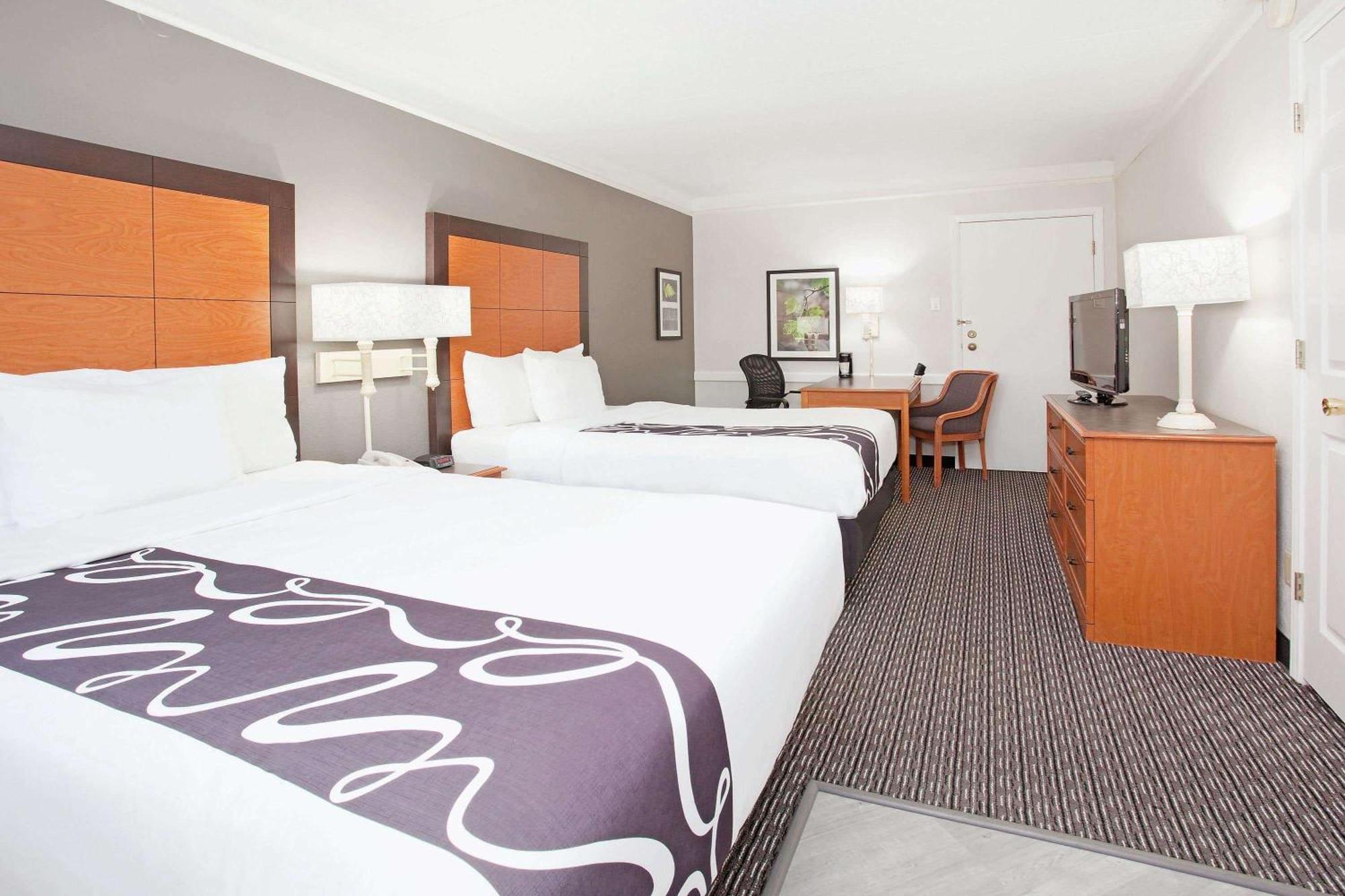 Double Room with Two Double Beds - Non-Smoking