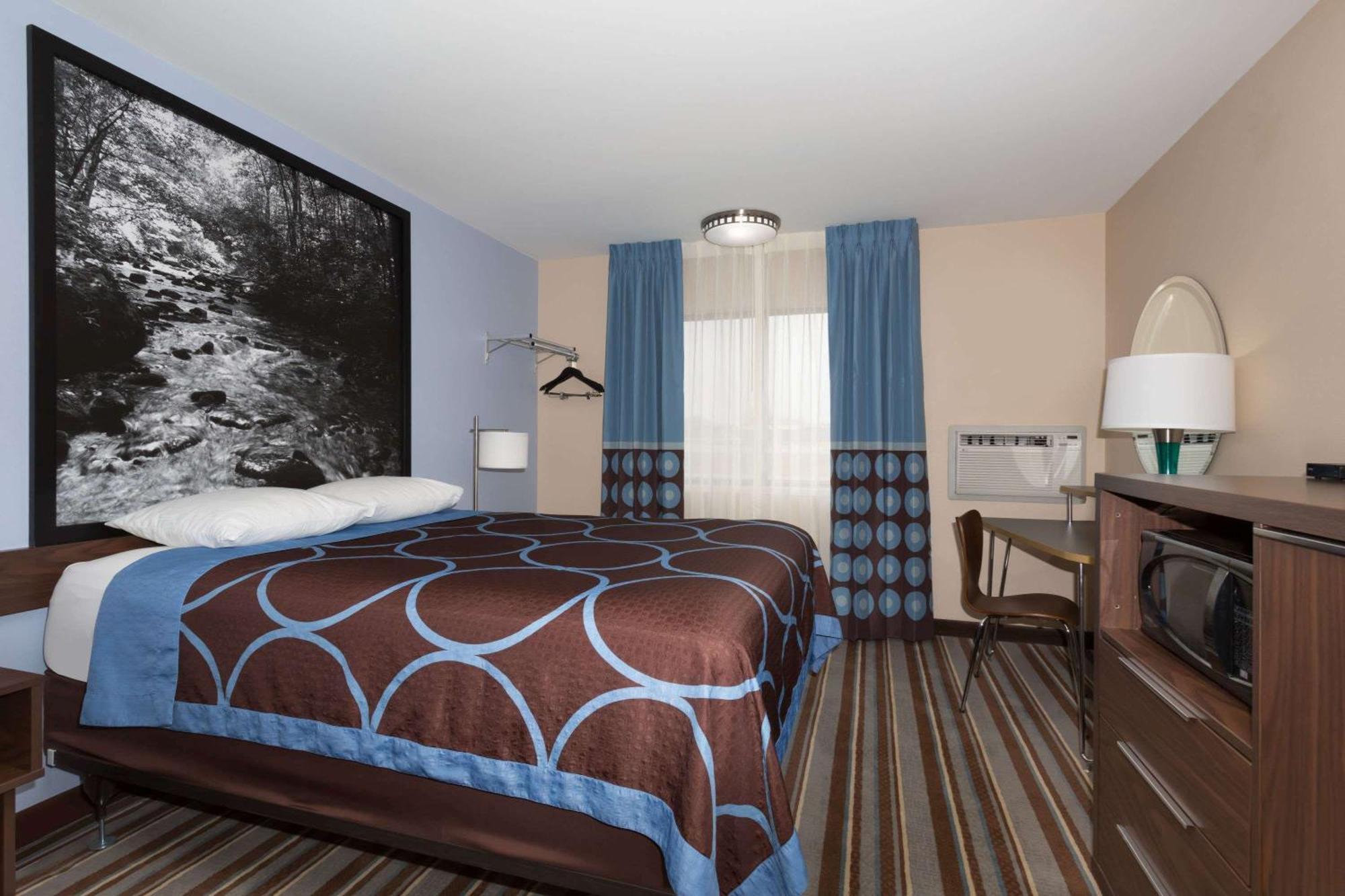 Queen Room - Disability Access (1st Floor)
