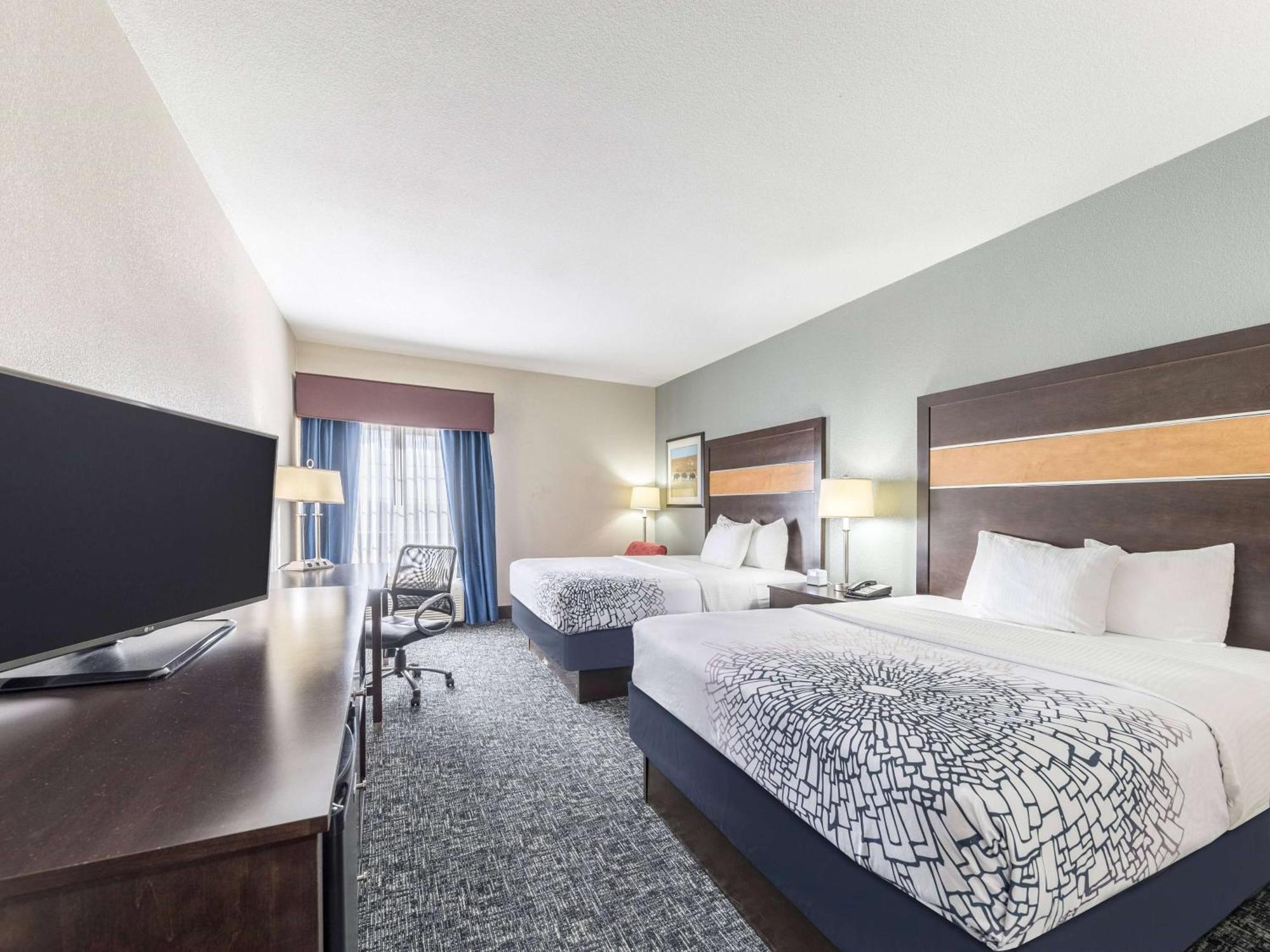 Deluxe Queen Room with Two Queen Beds