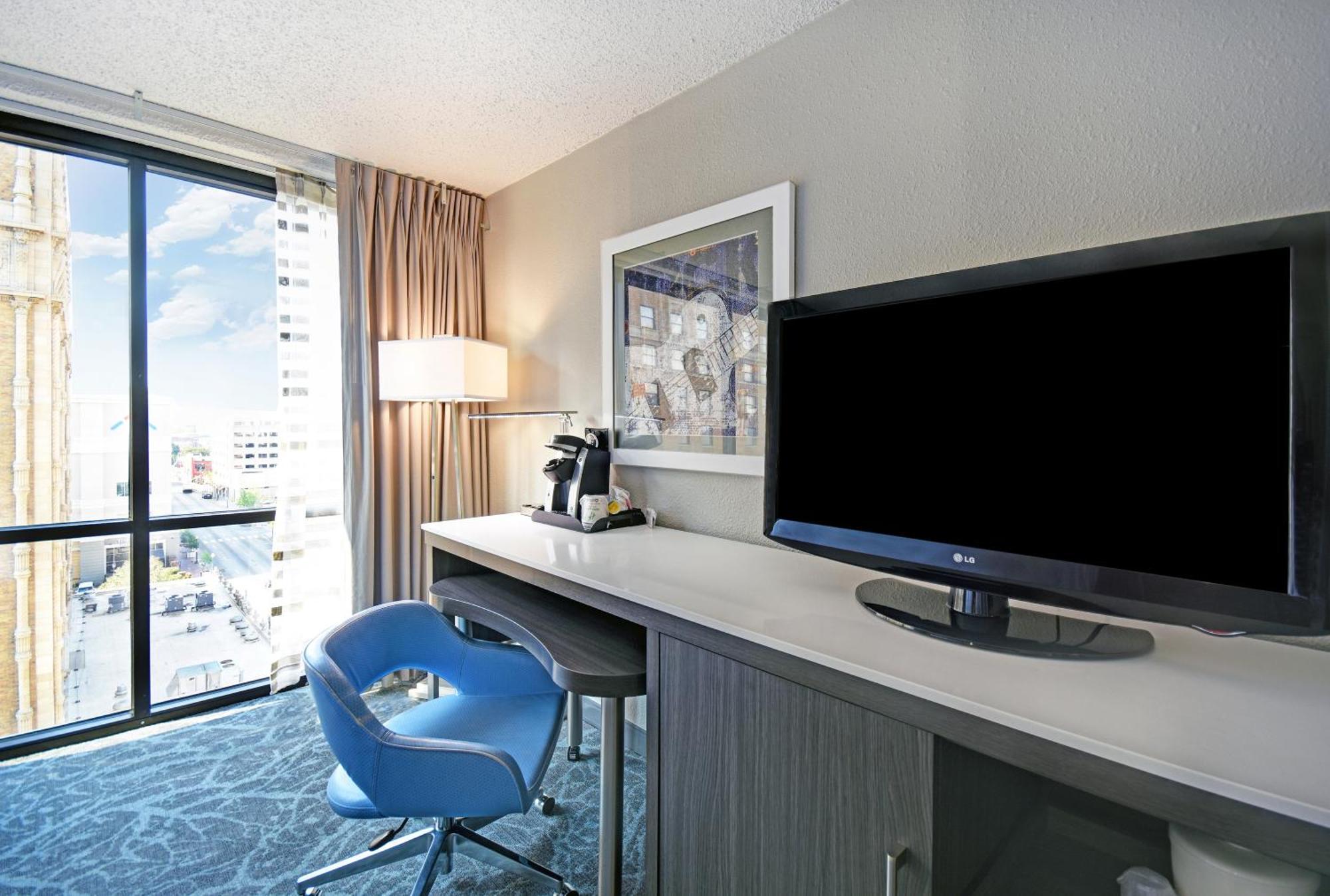 Standard Double Room with Two Double Beds and City View