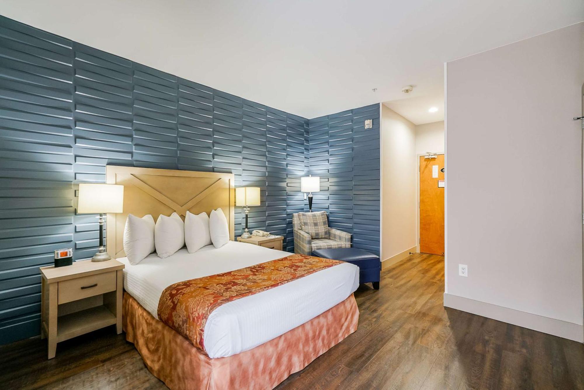 Queen Room - Pet Friendly