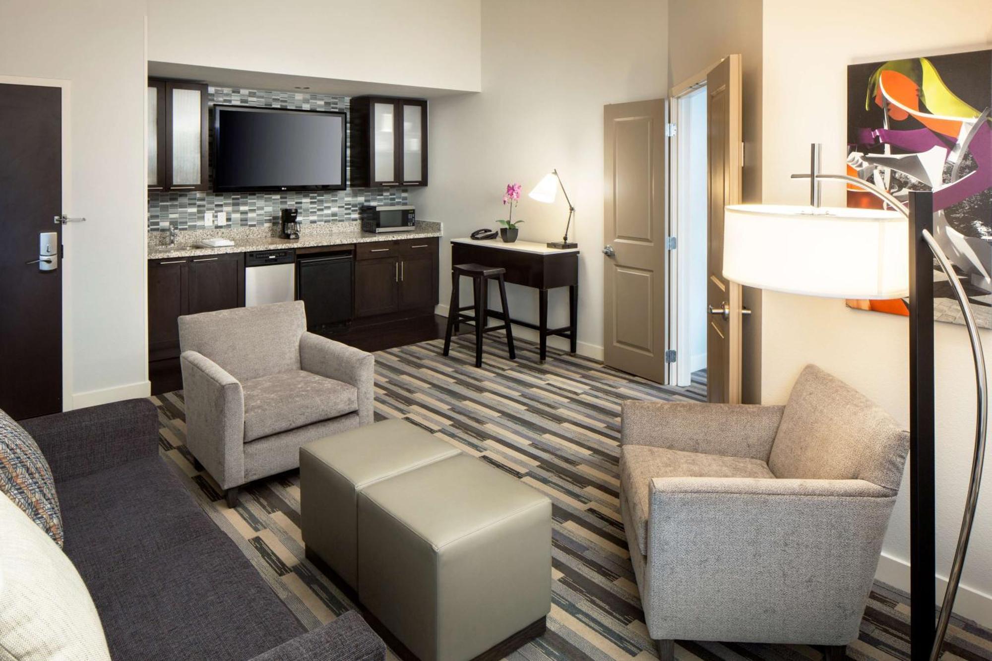 One-Bedroom King Suite,1278845998:JPEG