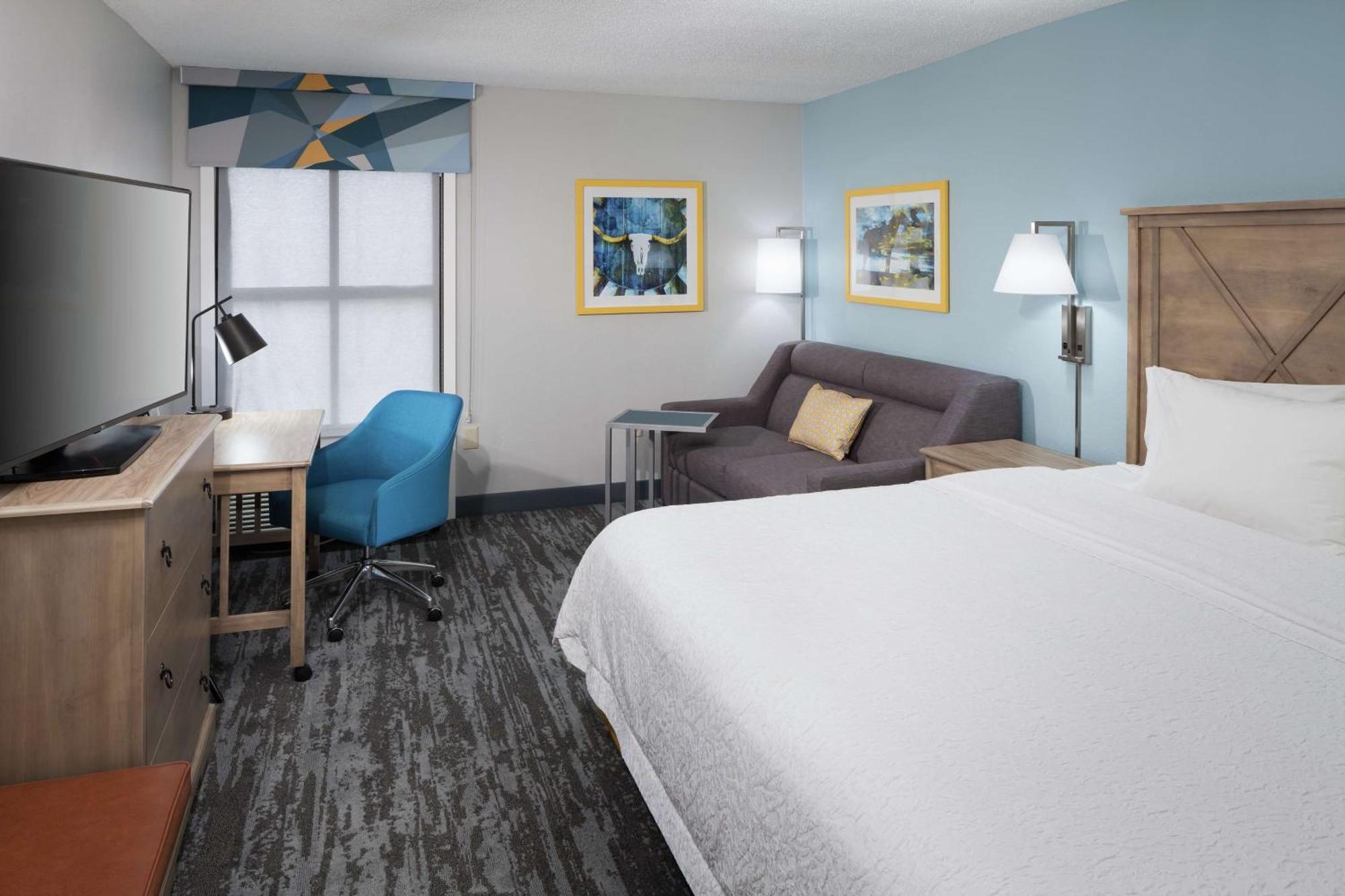 King Room with King Bed - Non-Smoking