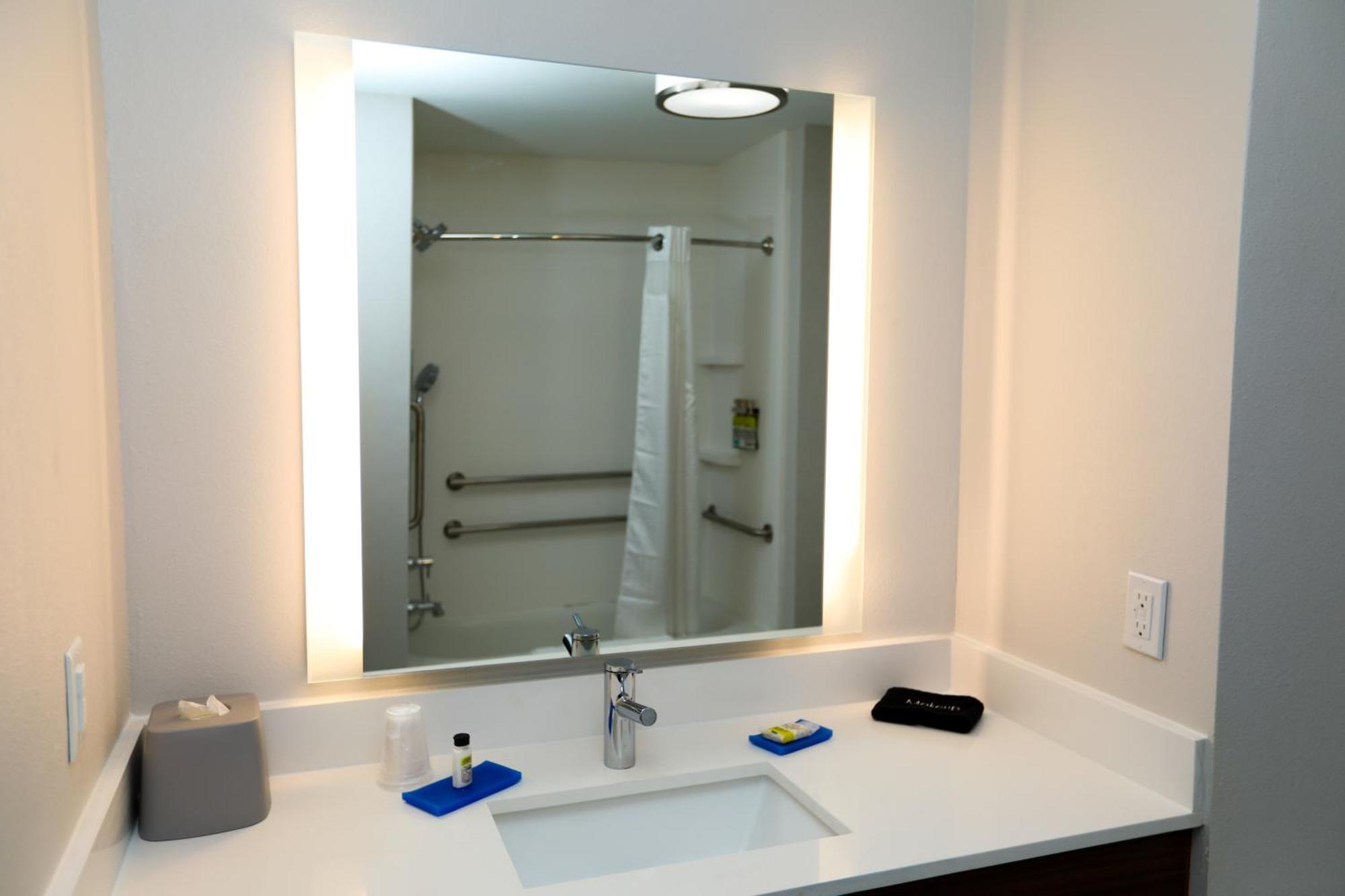 King Room - Mobility Access/Hearing Accessible,1279258954:JPEG