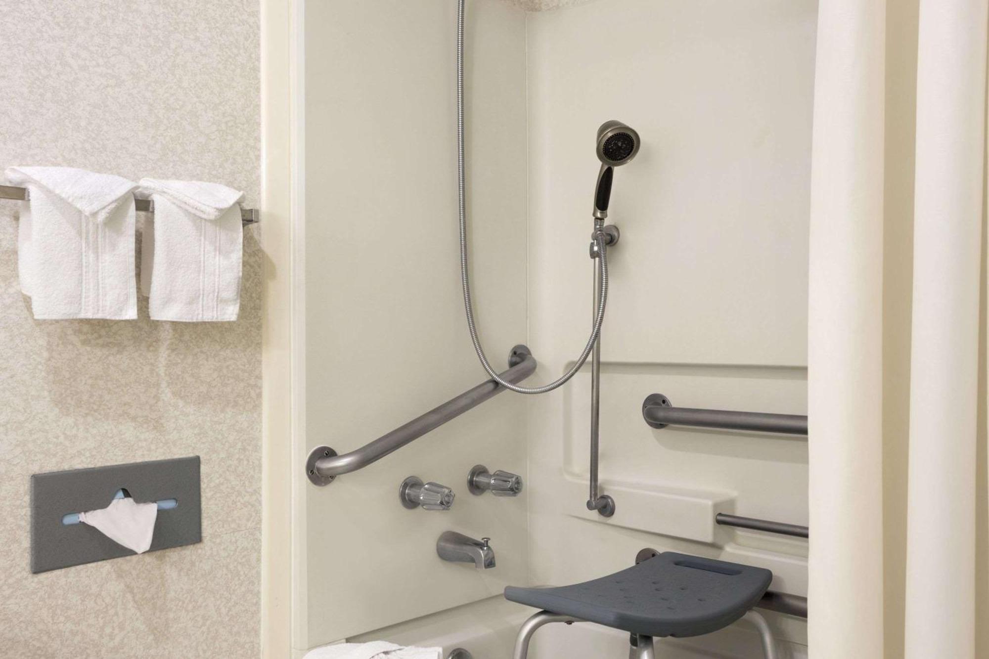 King Room - Disability Access/Non-Smoking