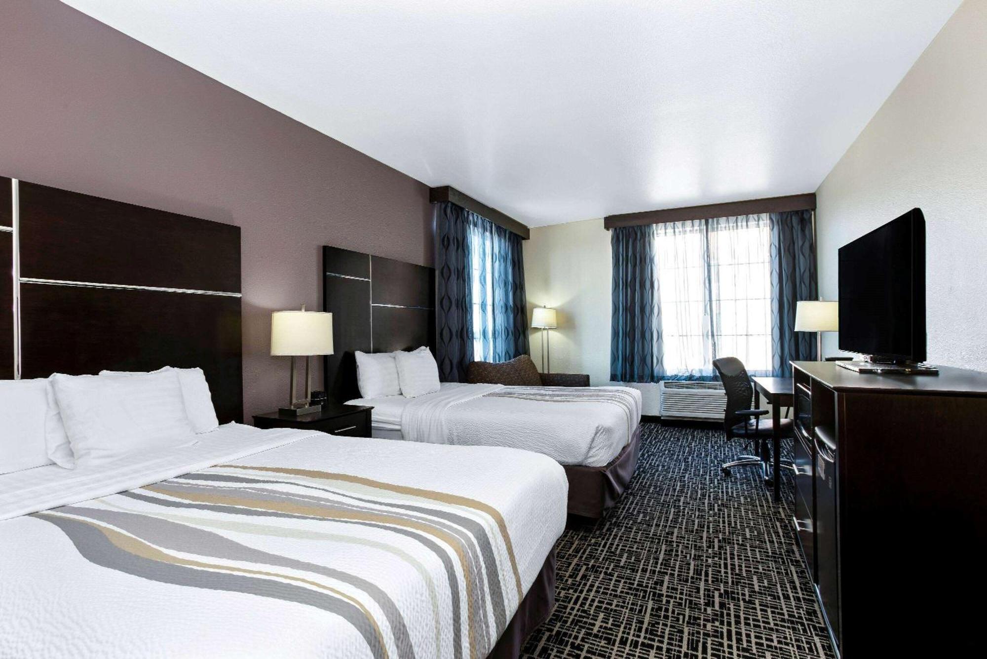 Deluxe Queen Room with Two Queen Beds - Non-Smoking