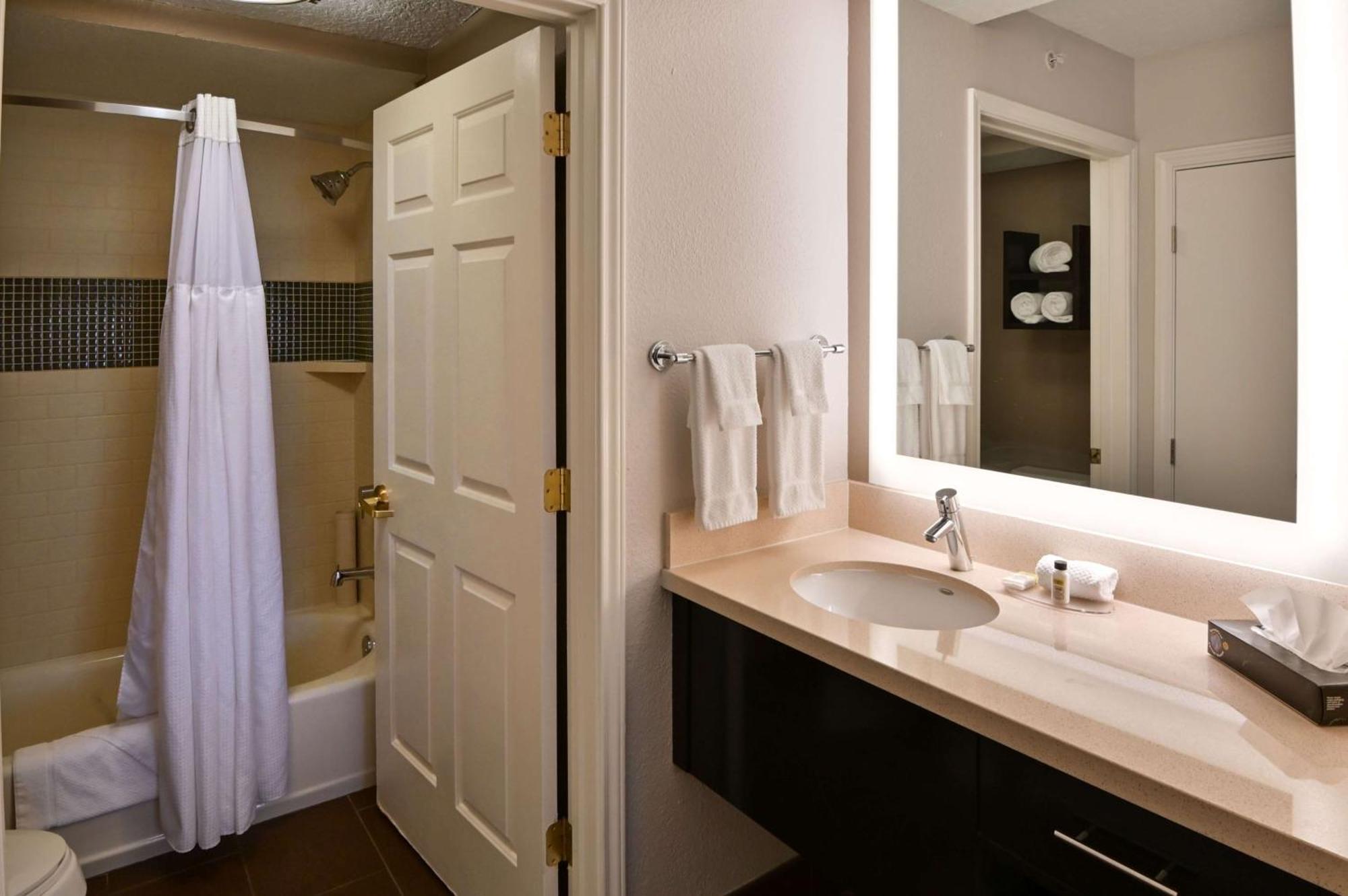 One-Bedroom Suite with Two Double Beds