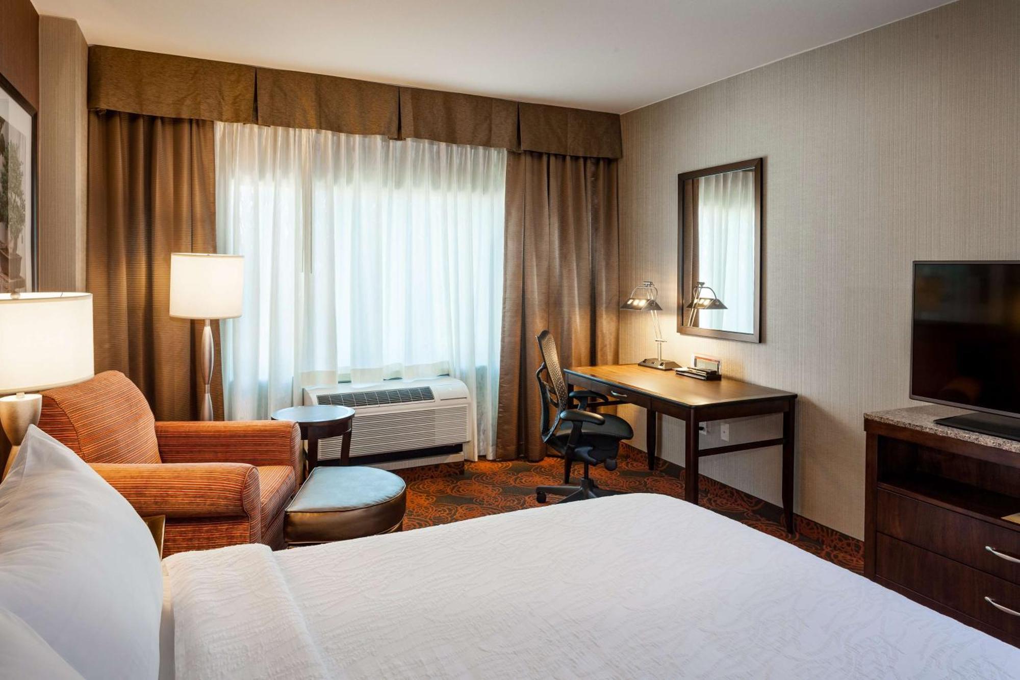 King Room,1552004440:JPEG