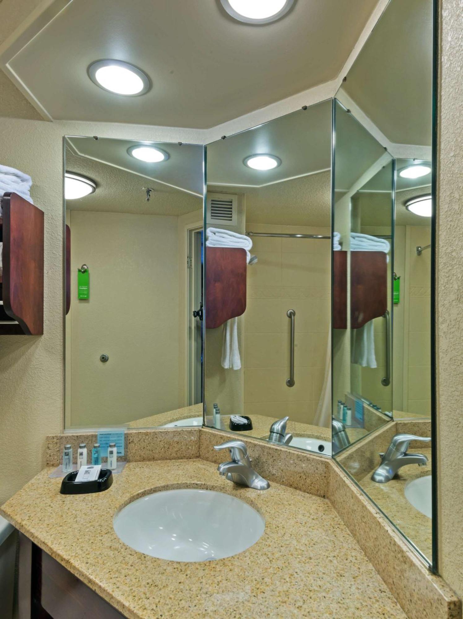 Double Room with Two Double Beds - Non-Smoking