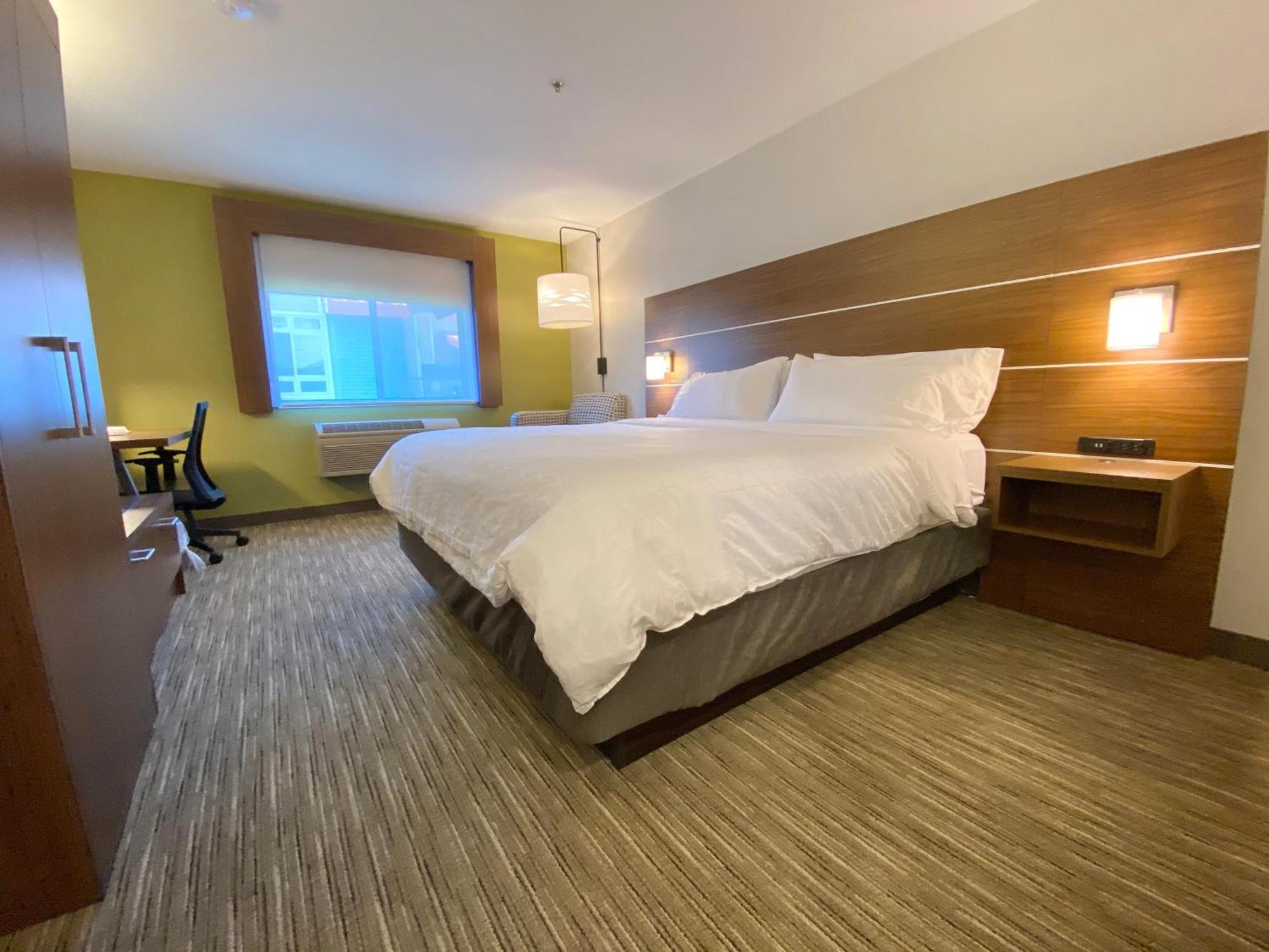 Standard King Room
