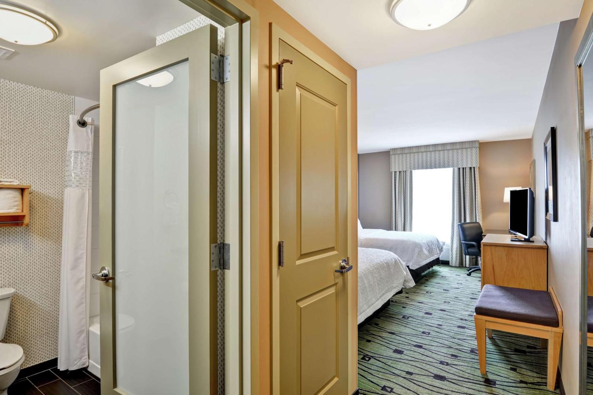 Room with Two Queen Beds - Non-Smoking