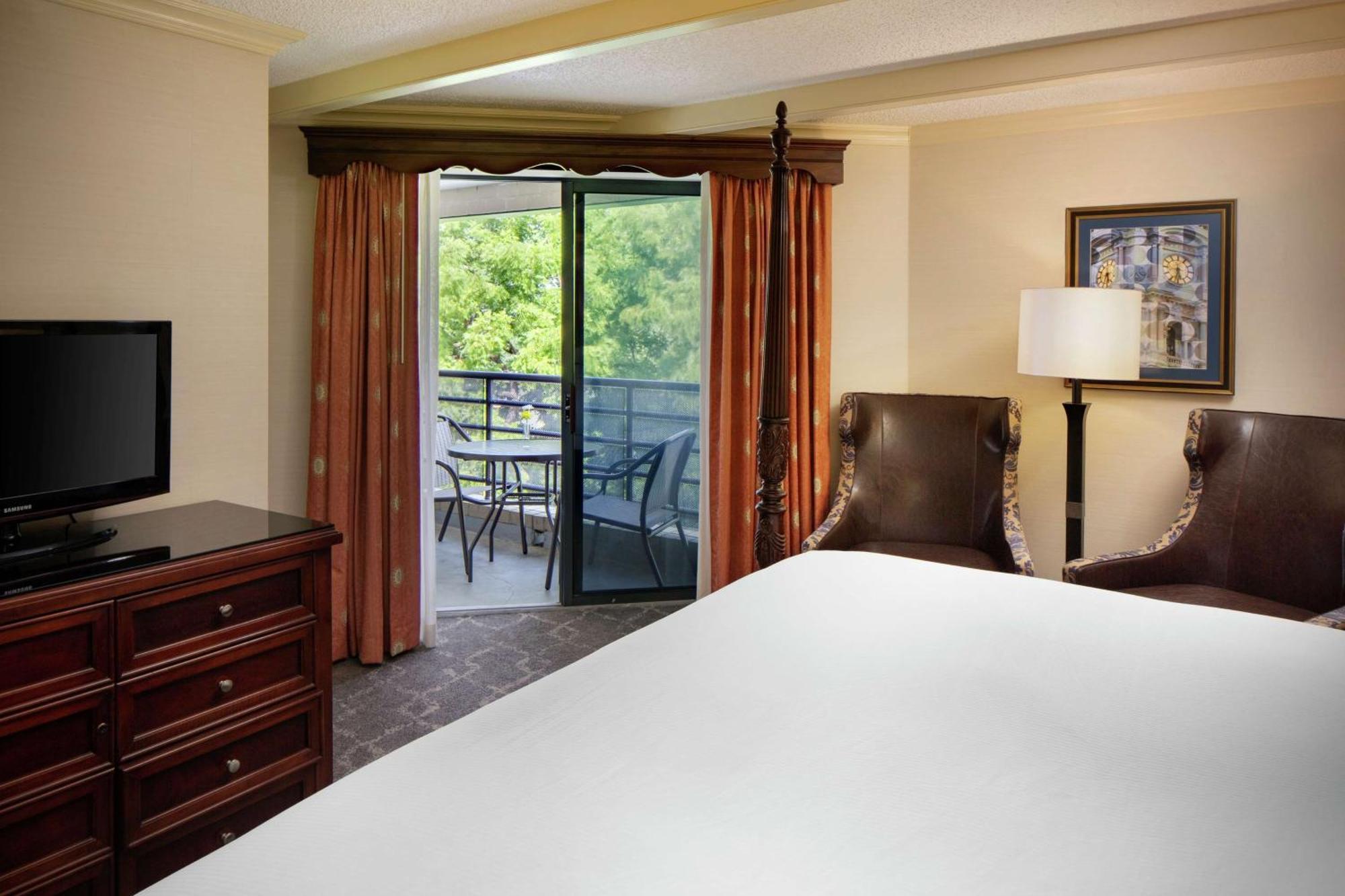 King Room with Balcony,1557389251:JPEG