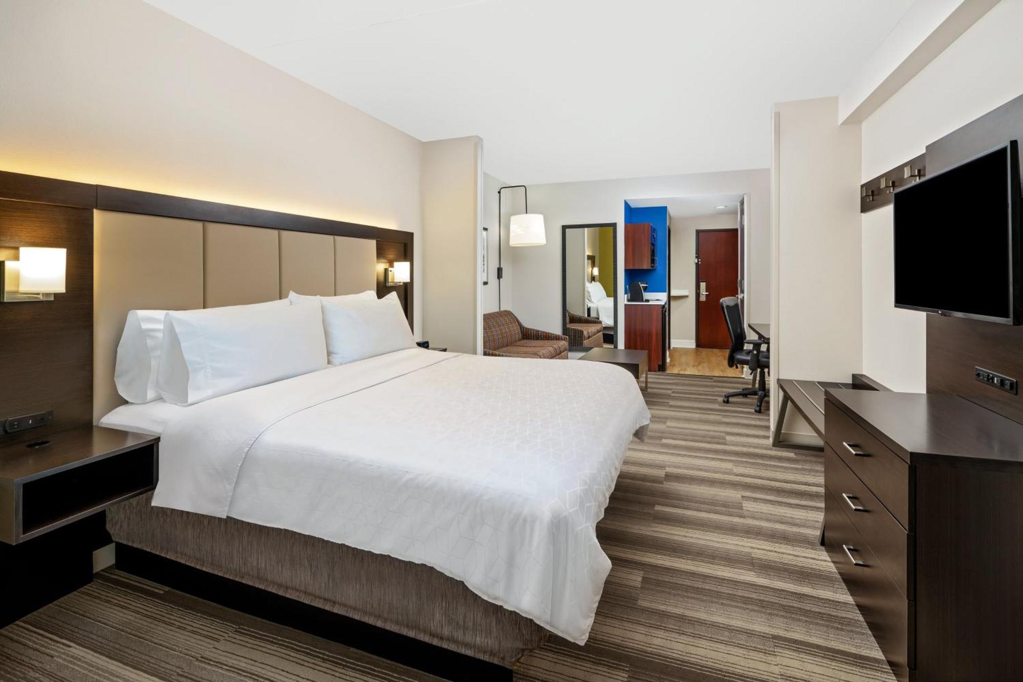 King Suite with Sofa Bed,1280668072:JPEG