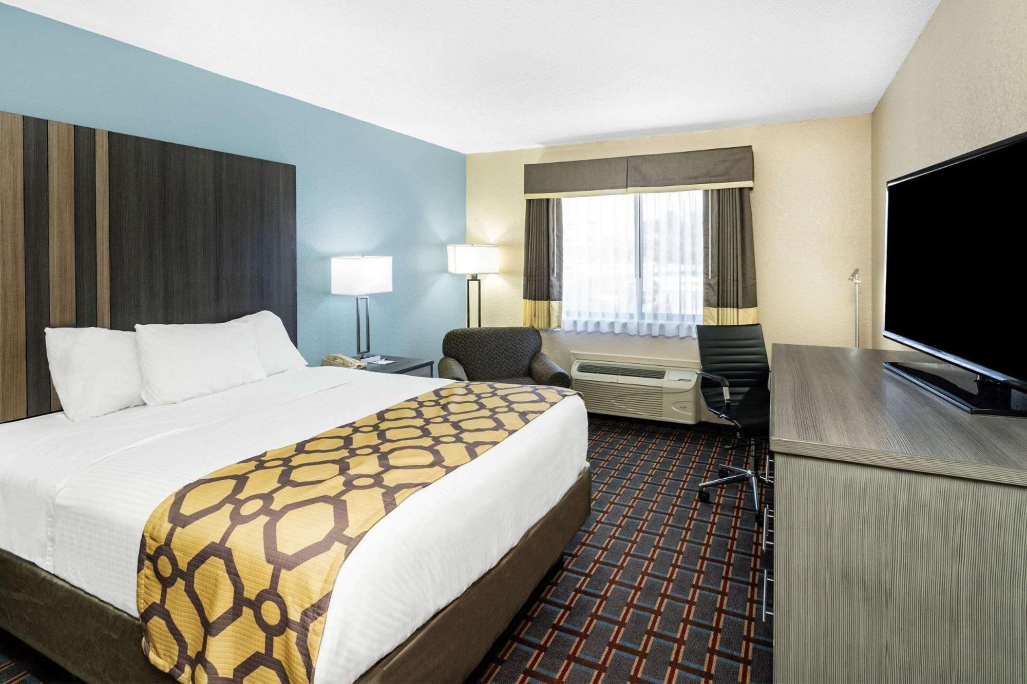 Queen Room - Disability Access - Non-Smoking