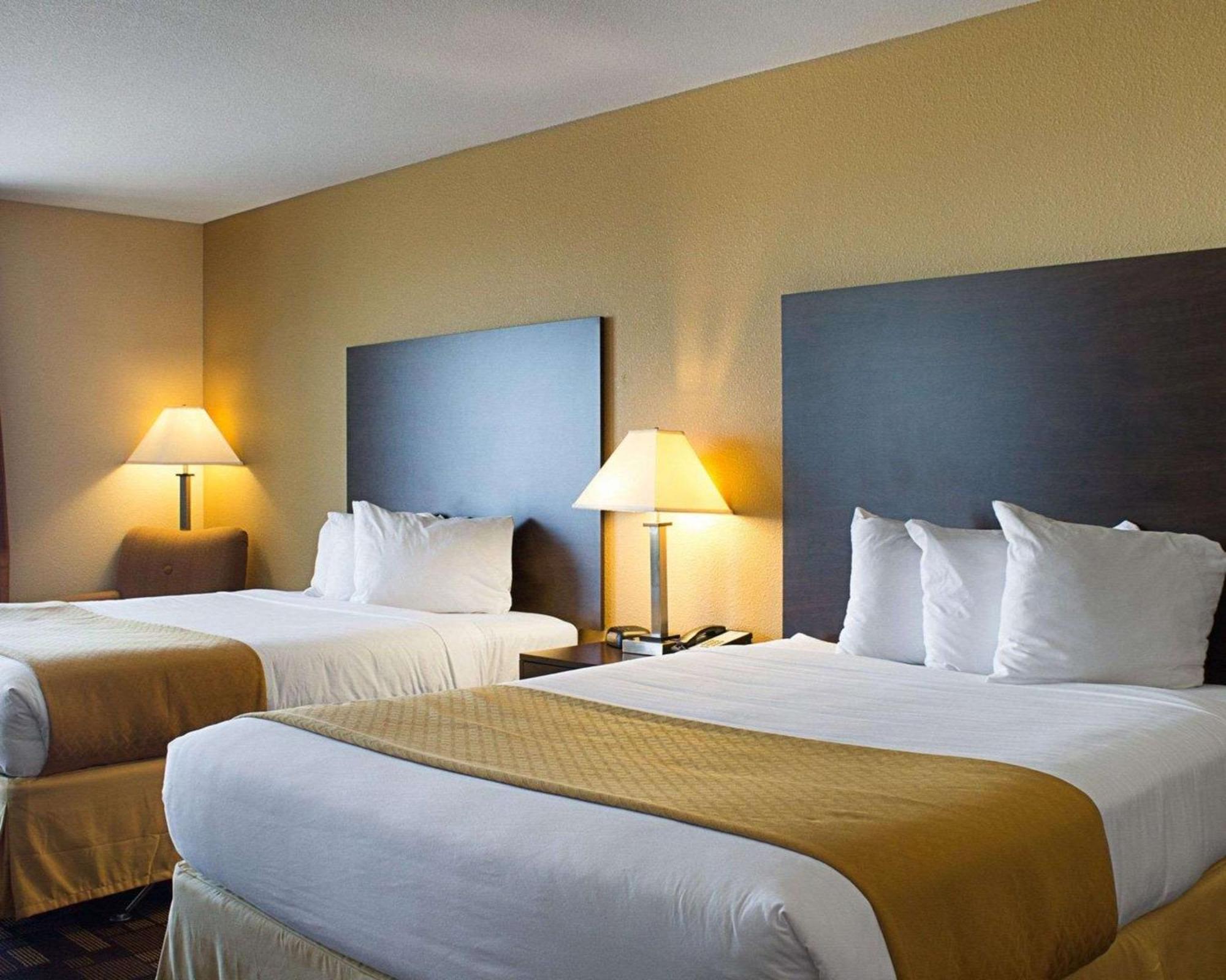 Queen Room with Two Queen Beds - Non-Smoking