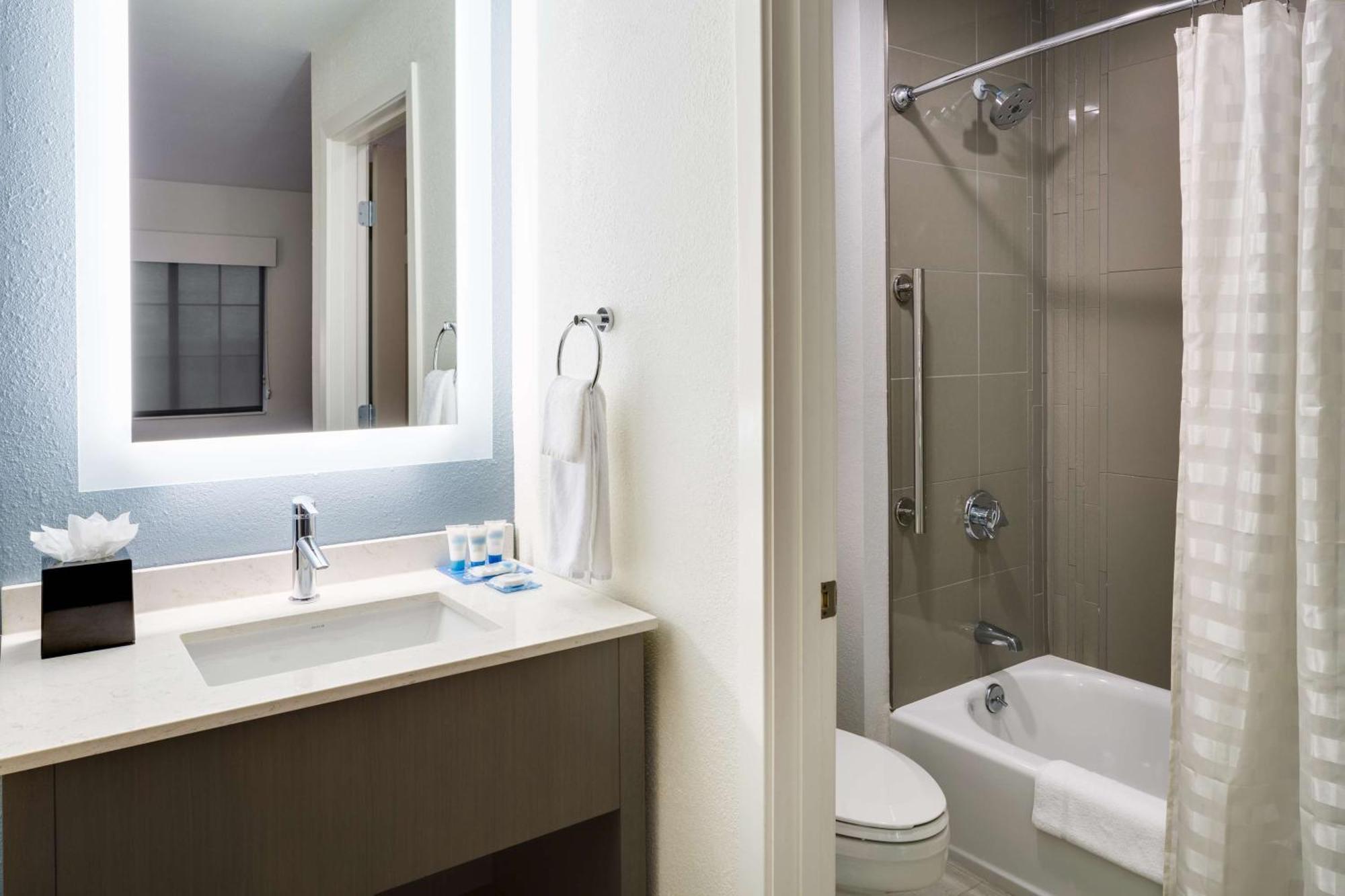 One-Bedroom Suite with Two Double Beds