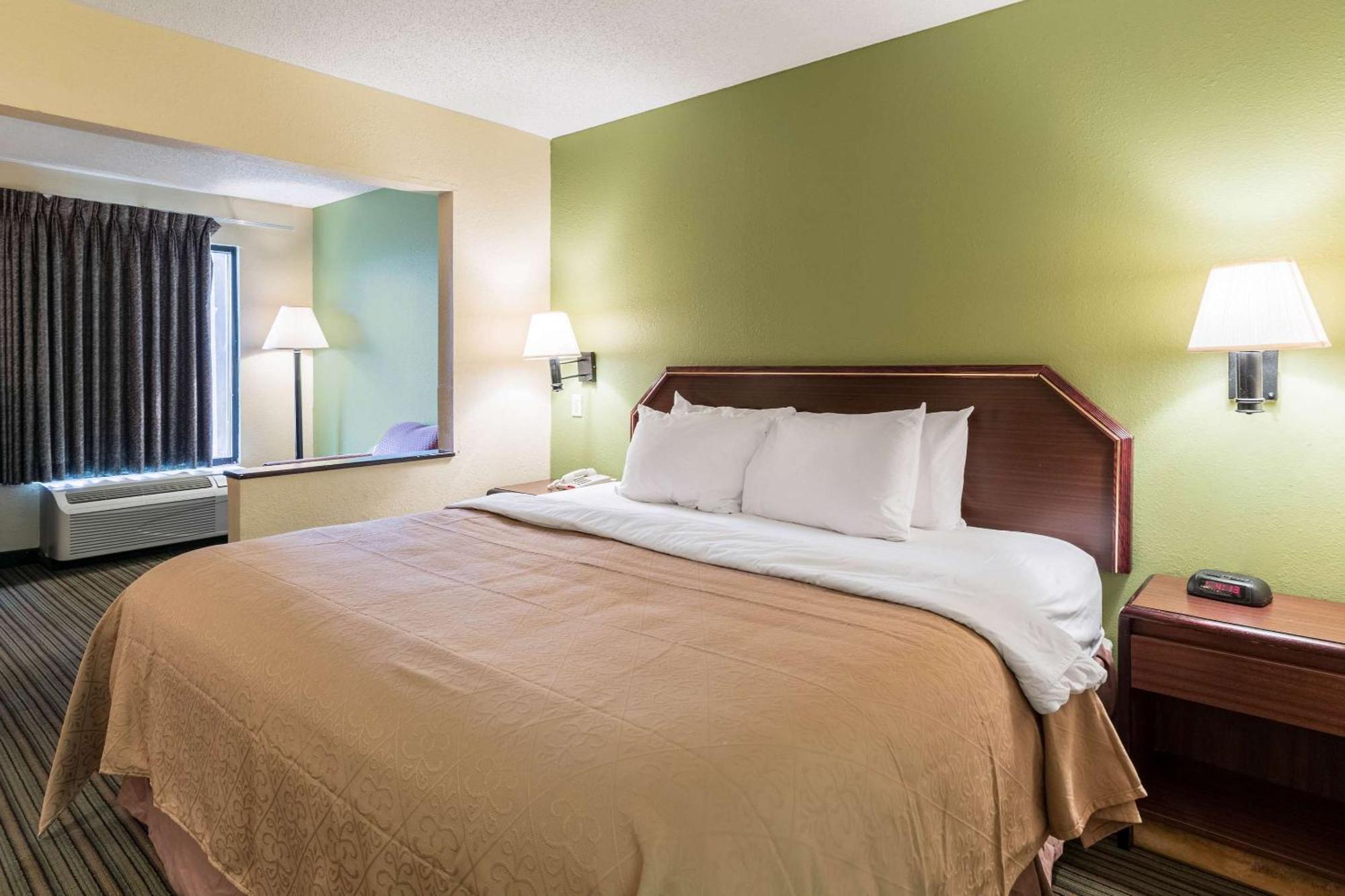 King Room - Accessible/Non-Smoking
