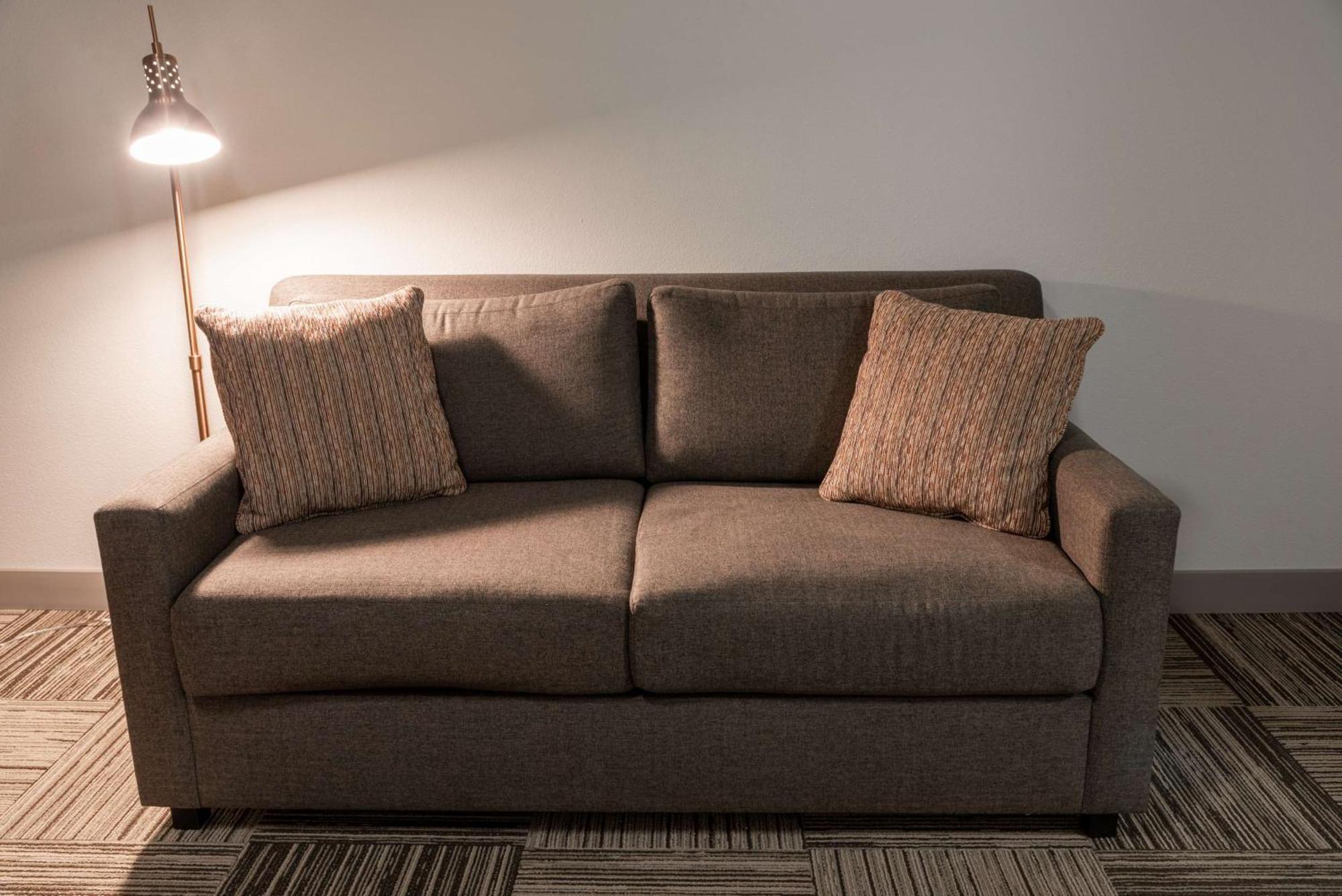 Junior King Suite with Sofa Bed,1281327385:JPEG