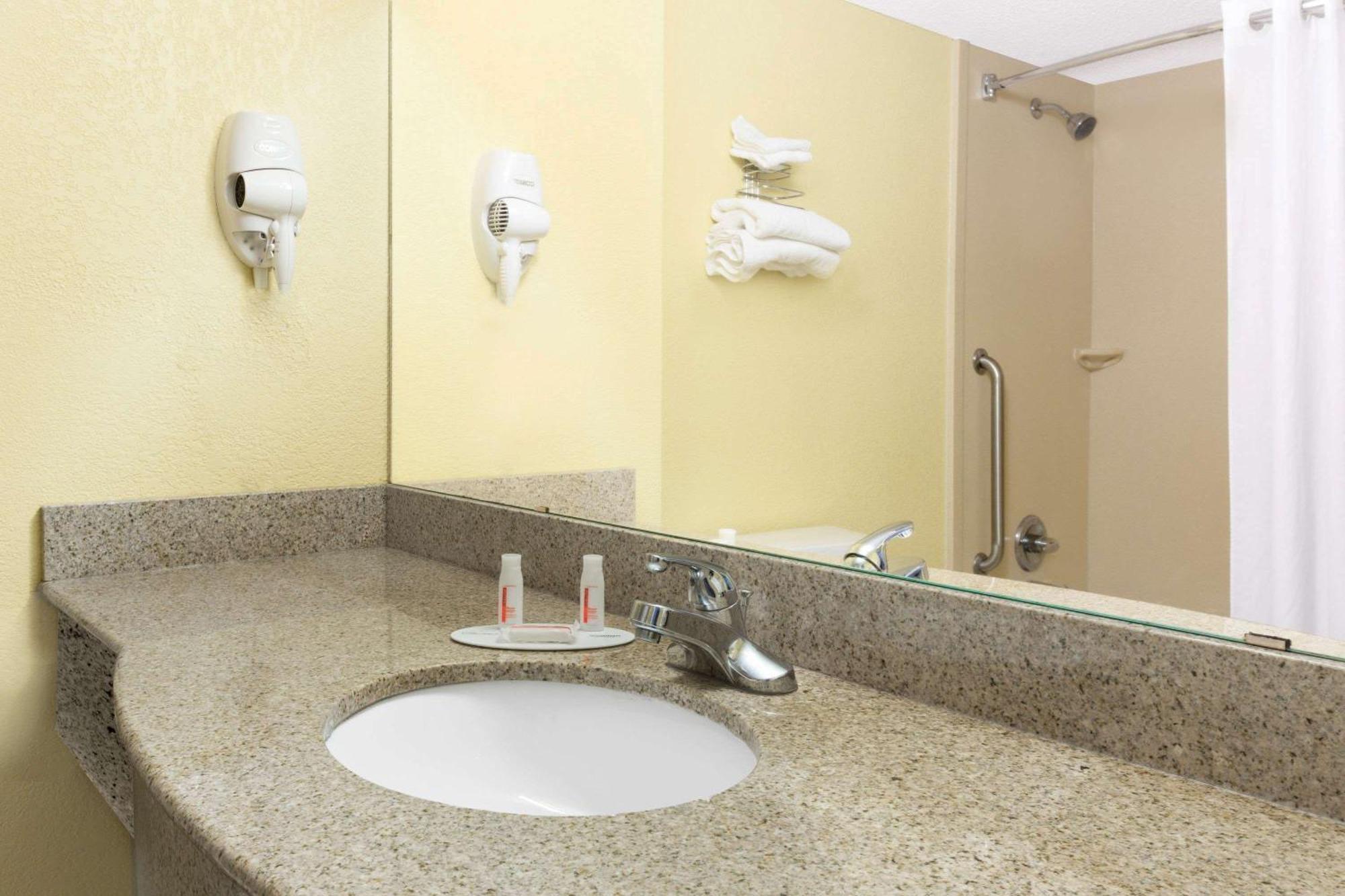 Double Room with Two Double Beds - Non-Smoking