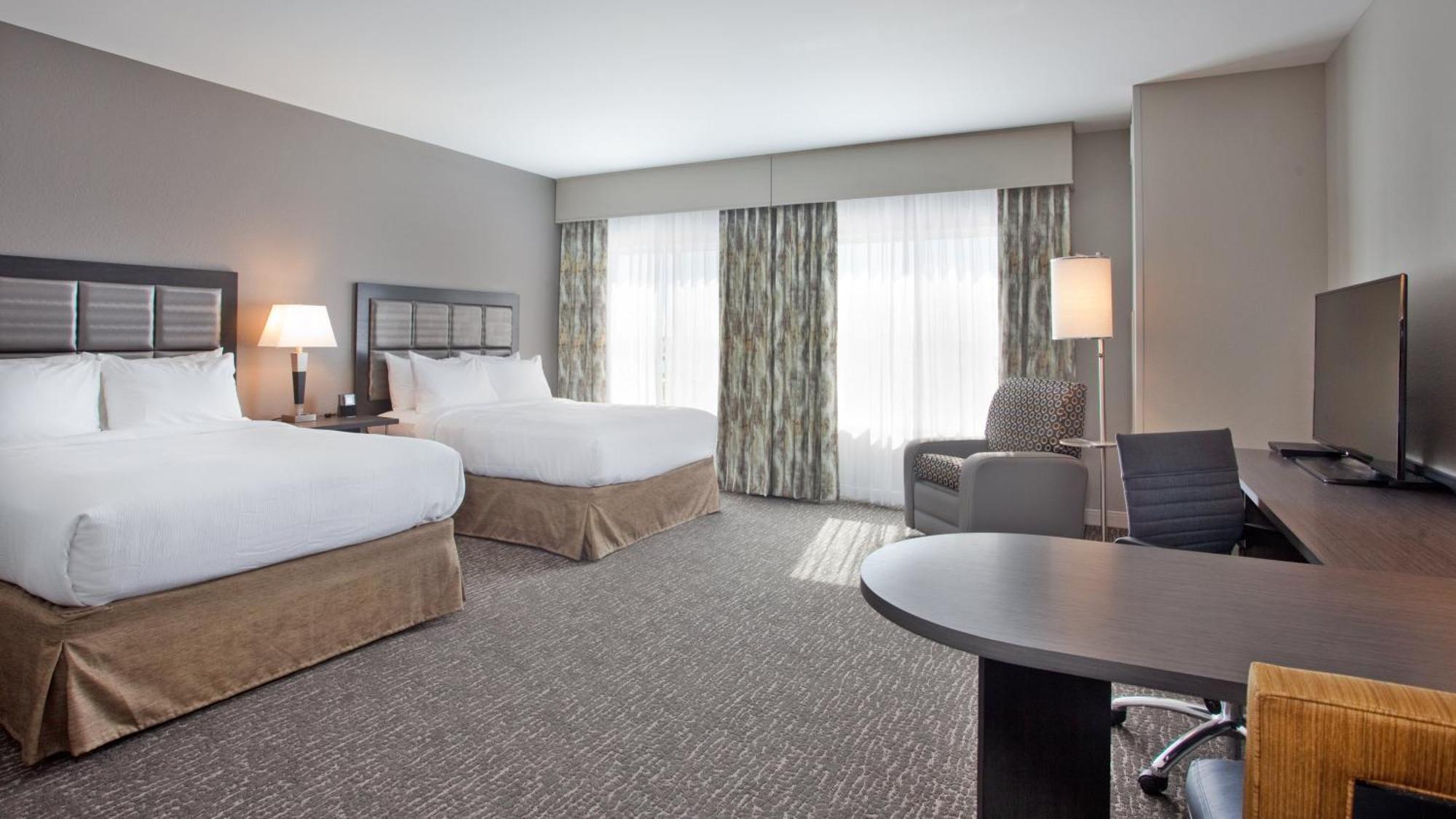 Studio Suite with Two Queen Beds and Hearing Mobility Accessible Tub,1281362578:JPEG
