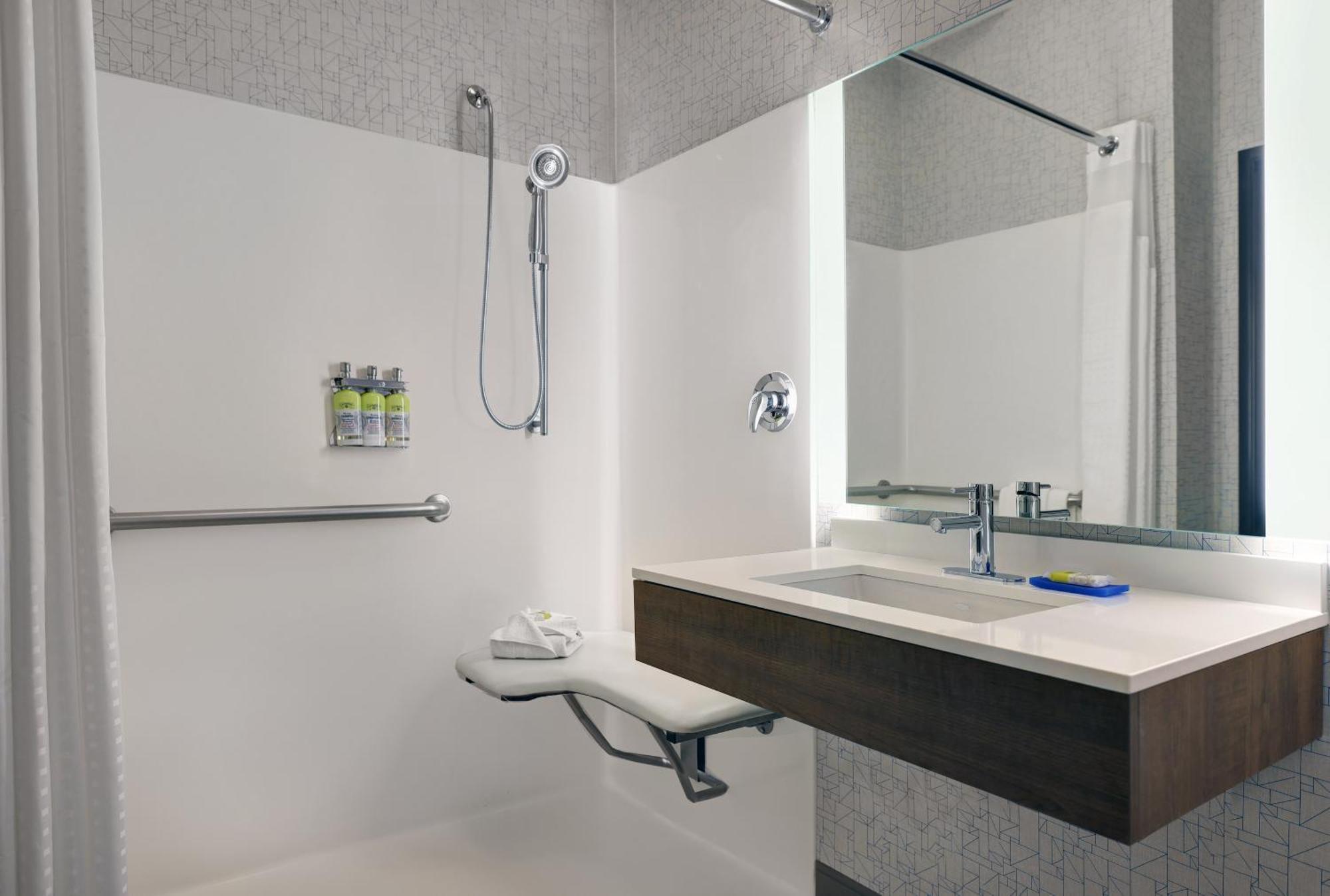 King Room - Mobility Accessible,1281423511:JPEG