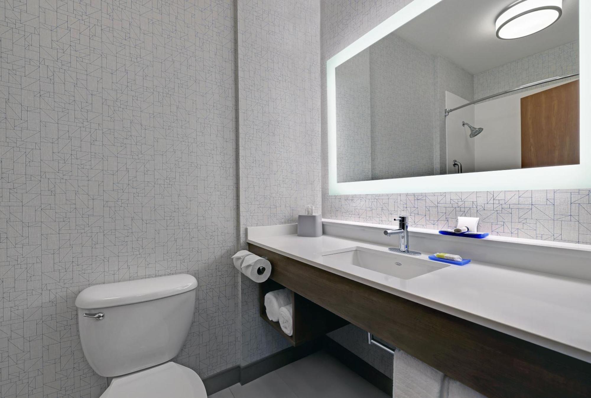 Standard King Room,1281423511:JPEG